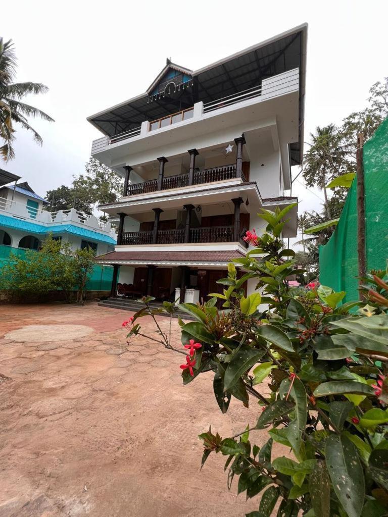 House Homestay *