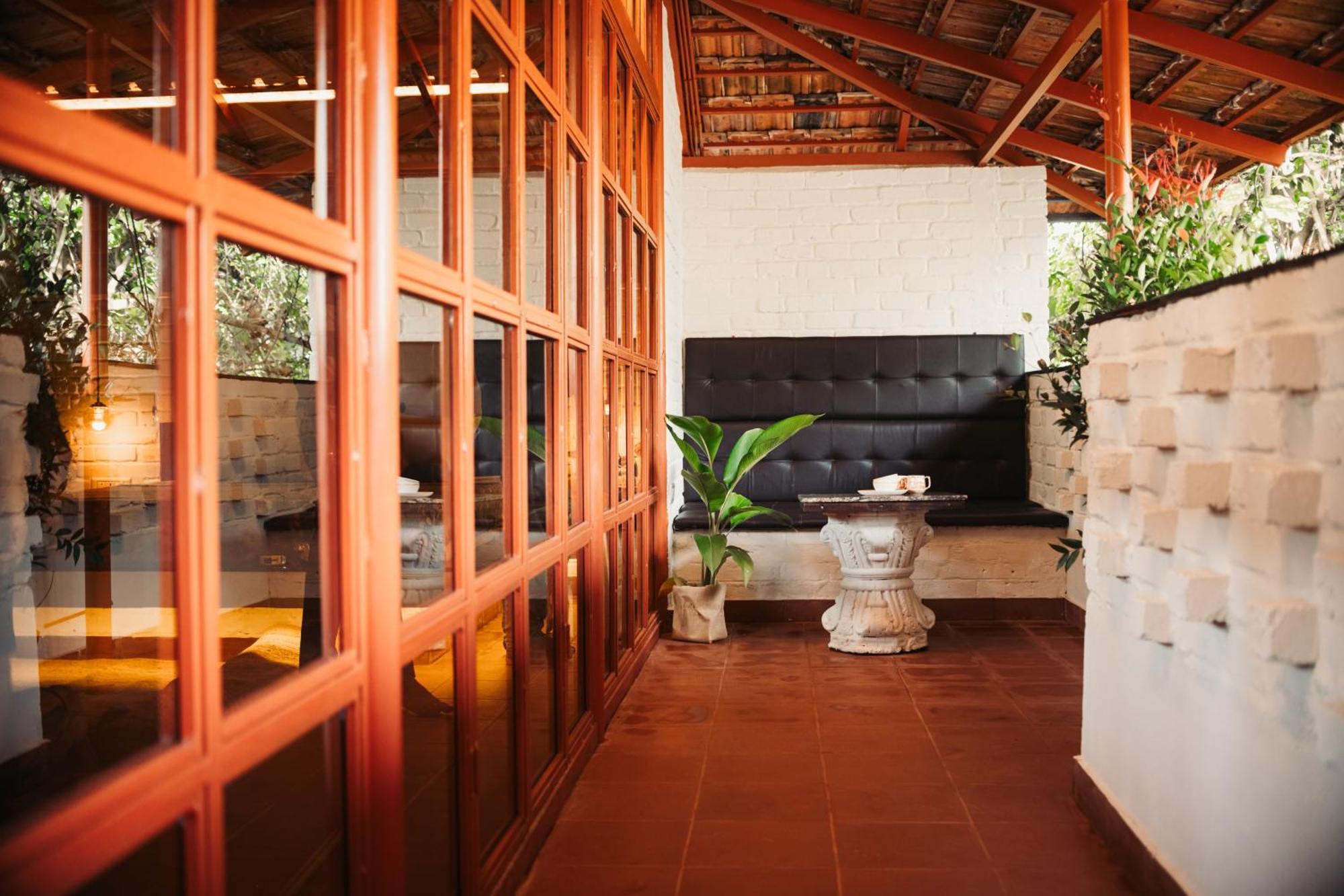 Boho's Hotel