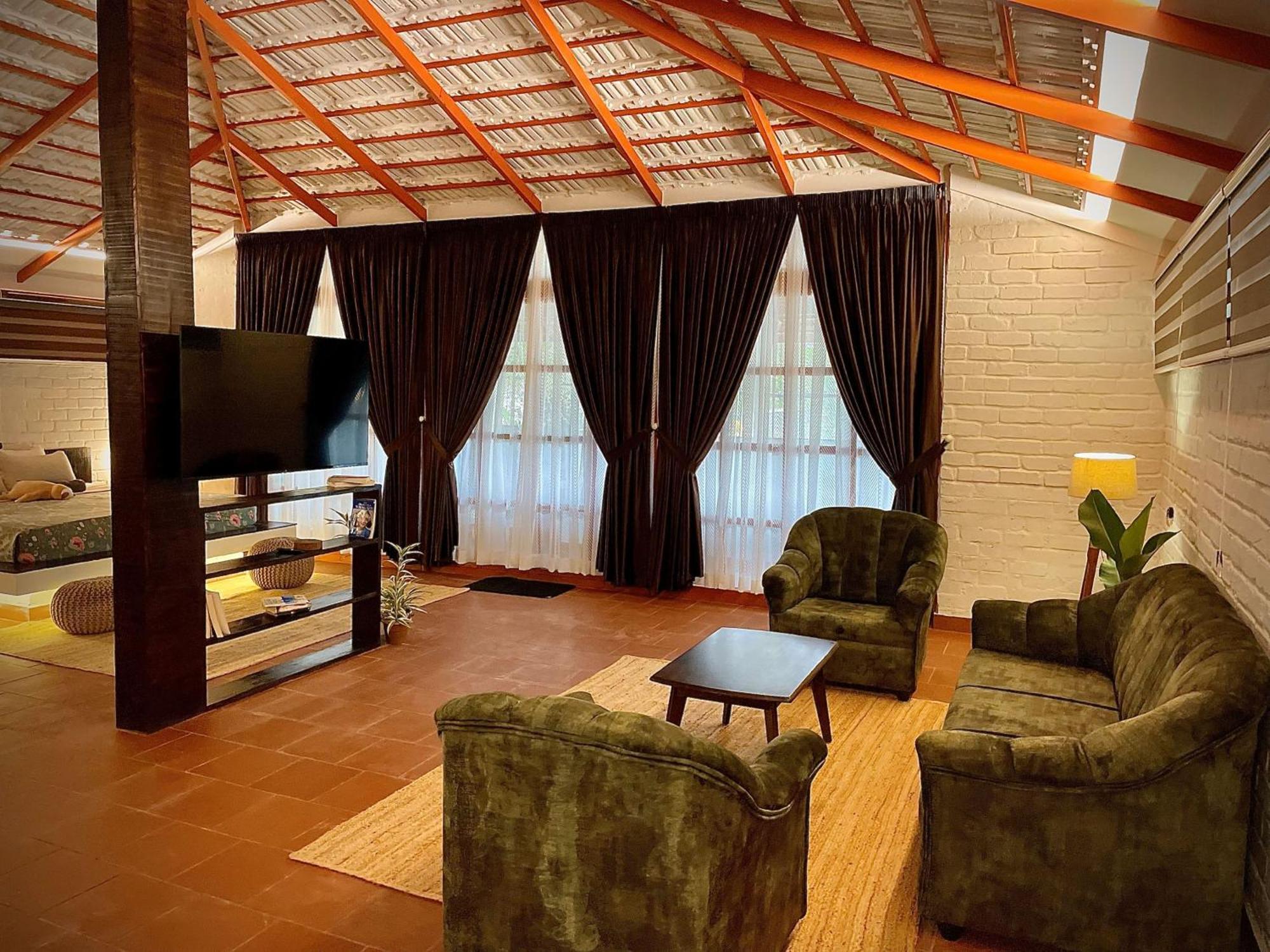 Boho's Hotel *
