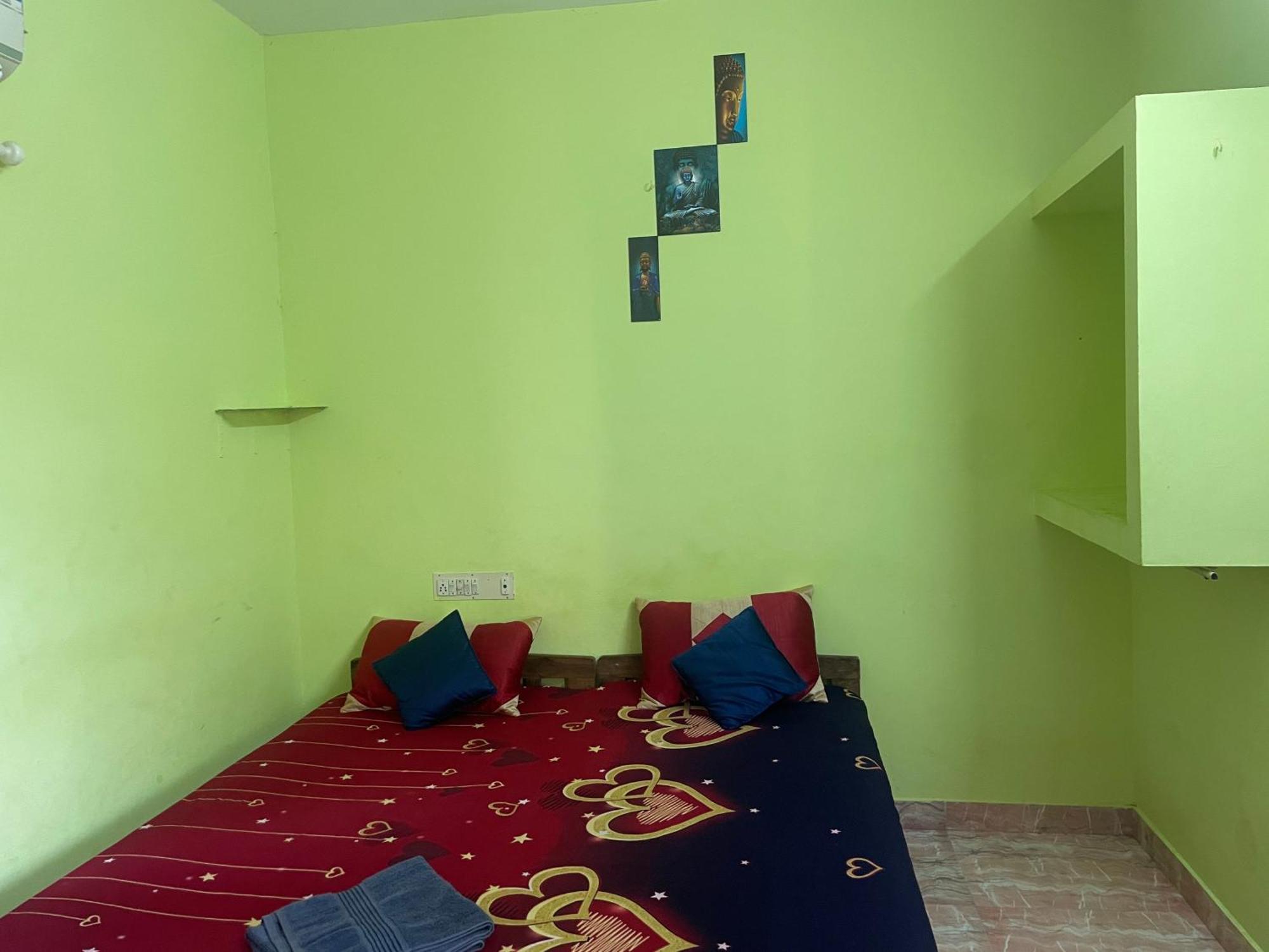 Guest house Angraha