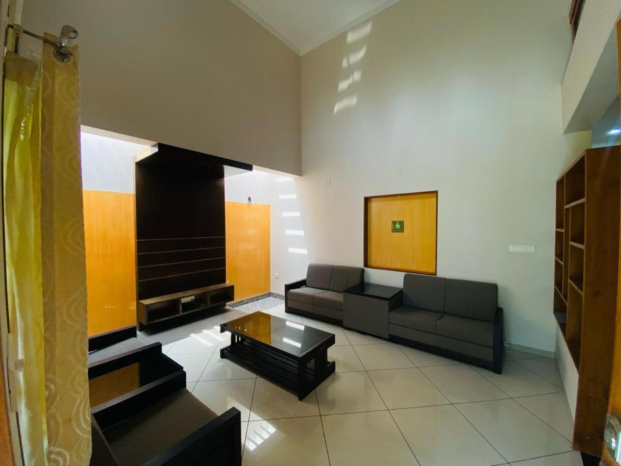 Barefoot Homes, *