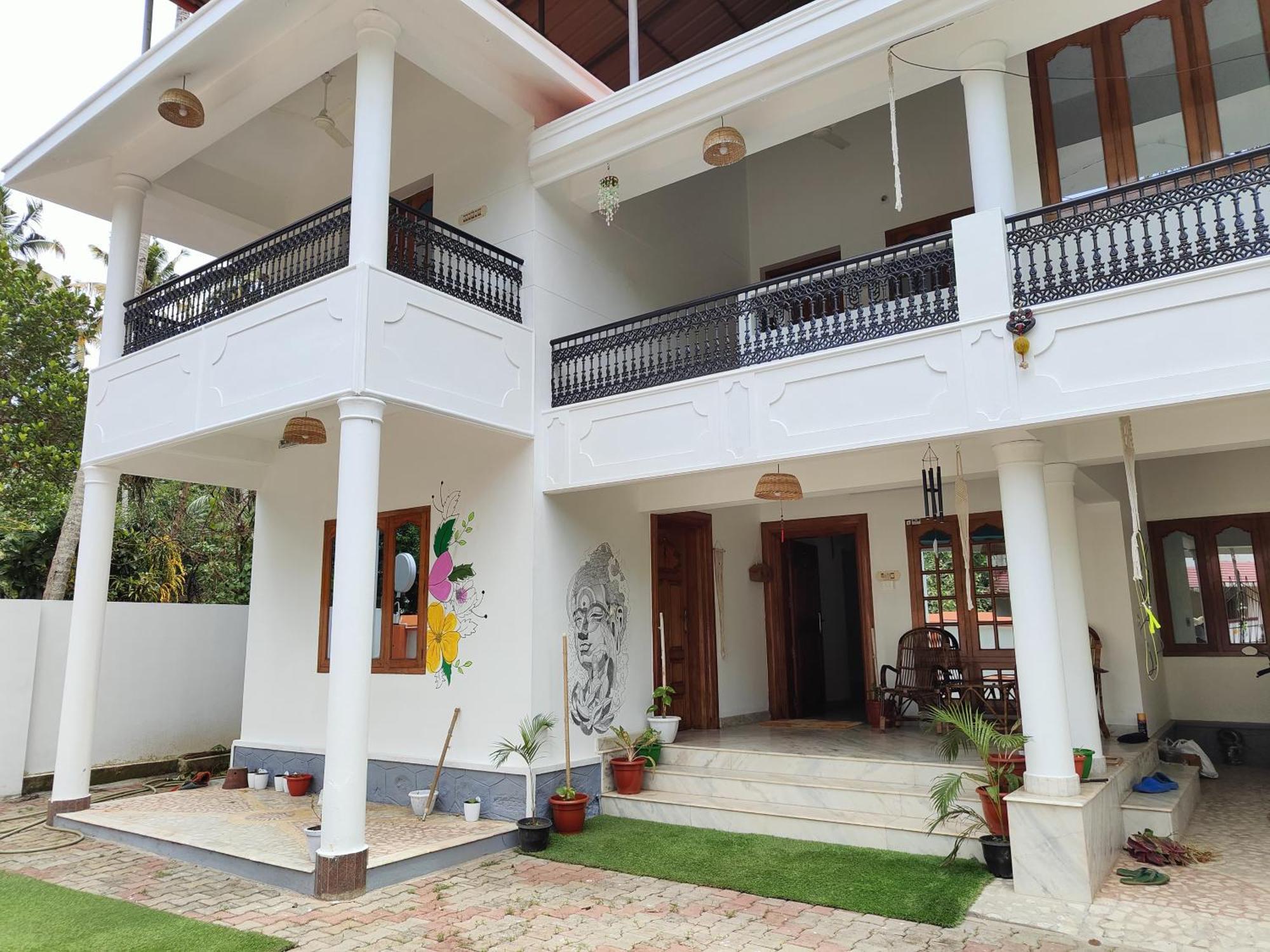 Shamak Homestay *
