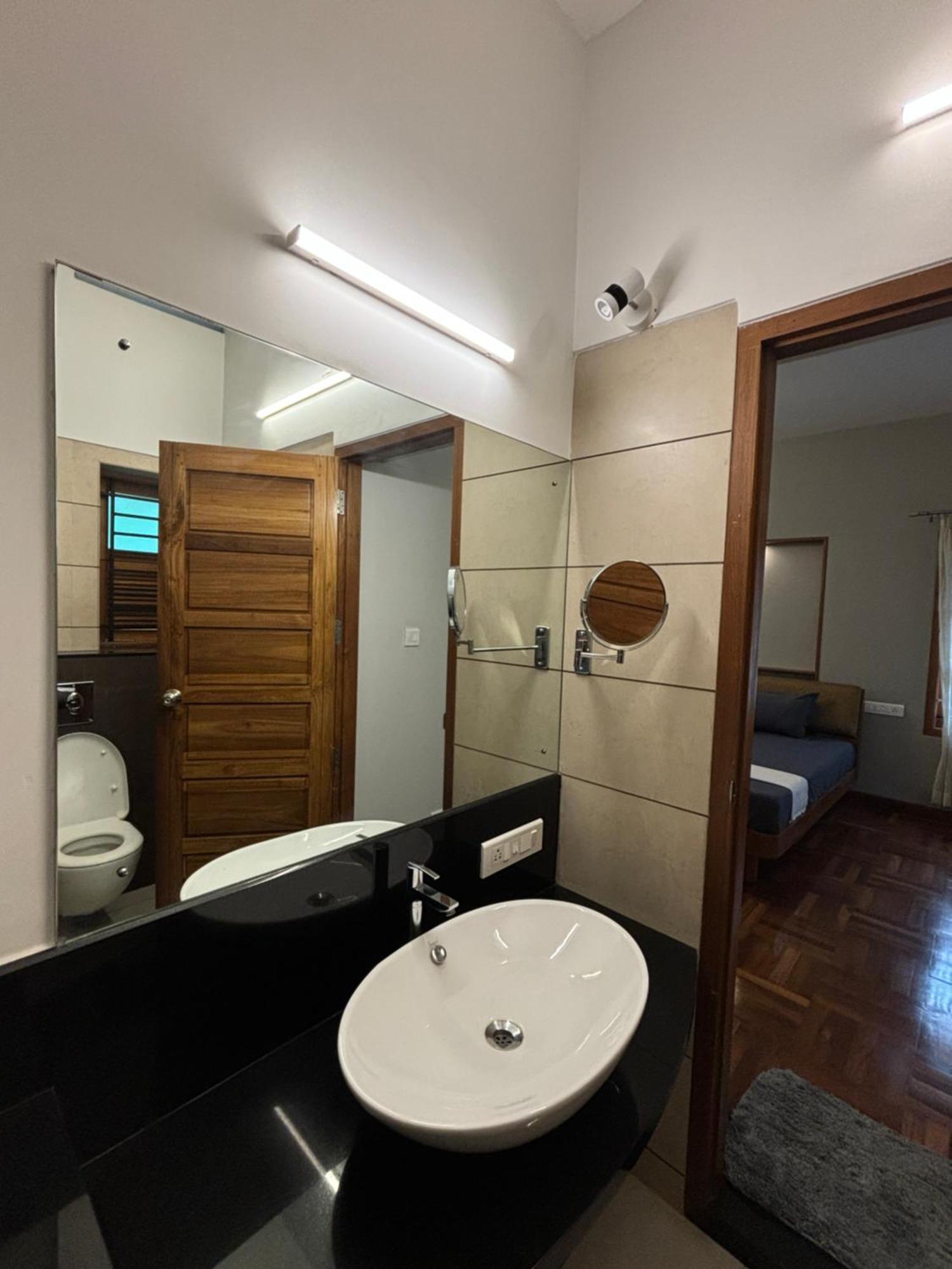 Barefoot Homes, Homestay *