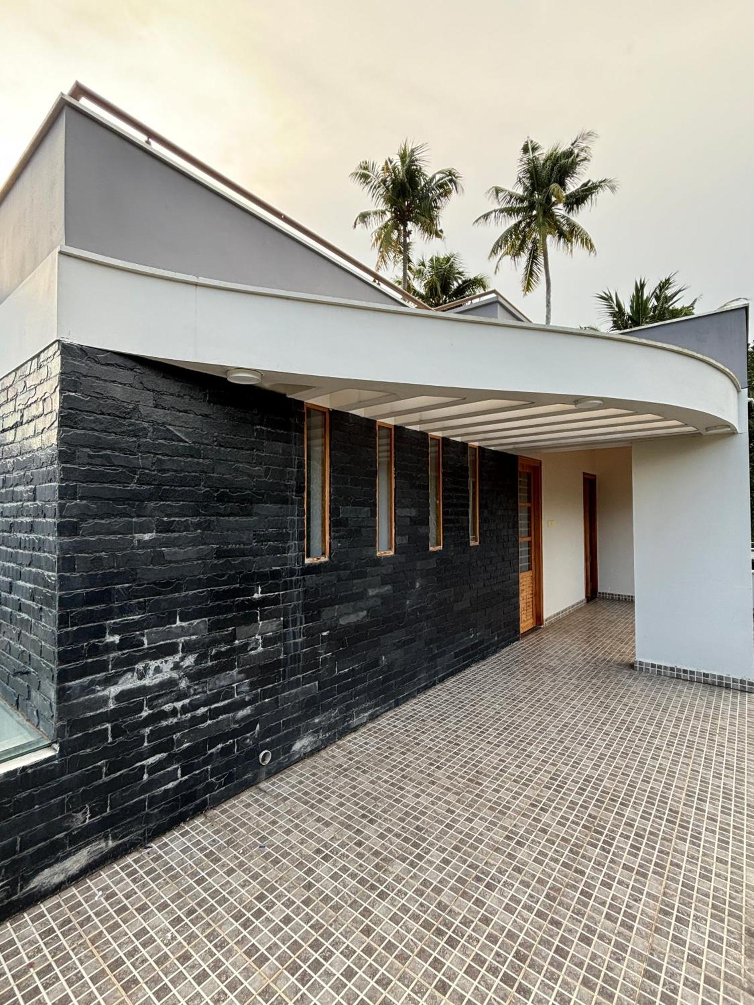 Barefoot Homes, Homestay