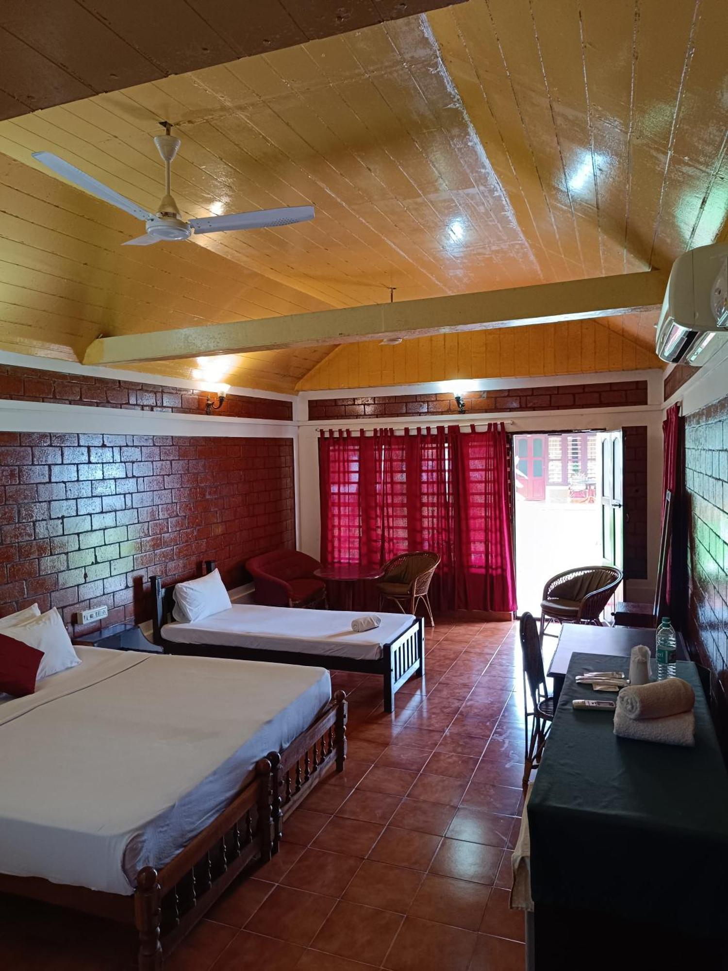 Hill View Beach 3*