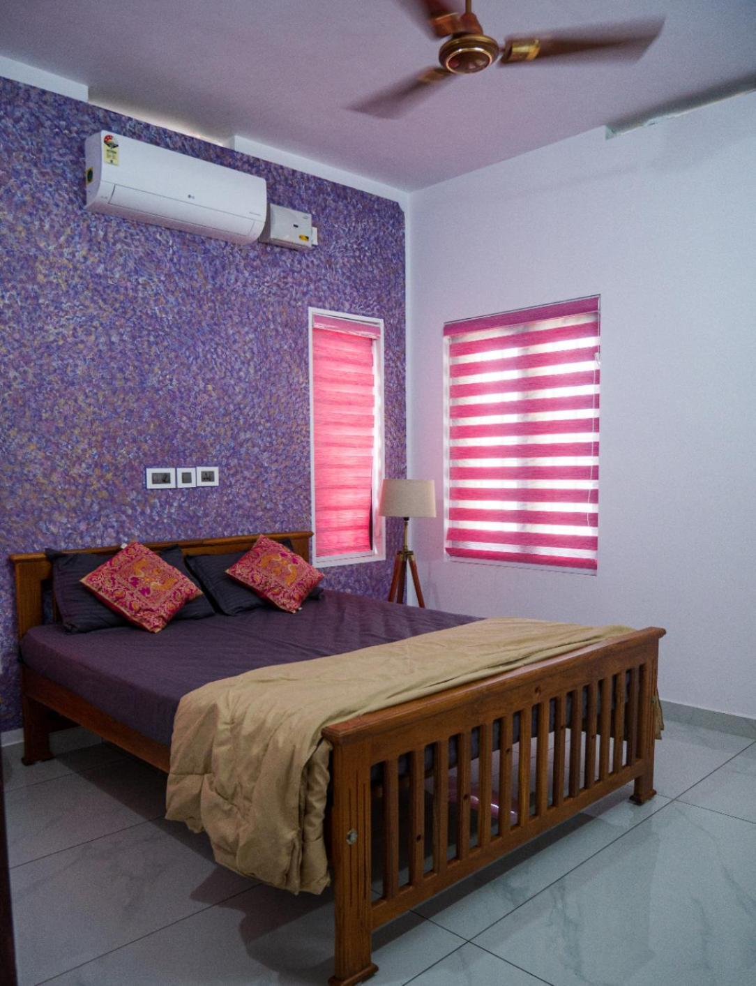 Life Homestay *