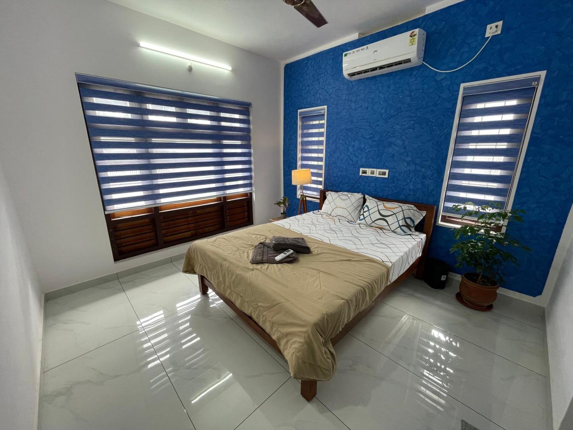 Life Homestay *