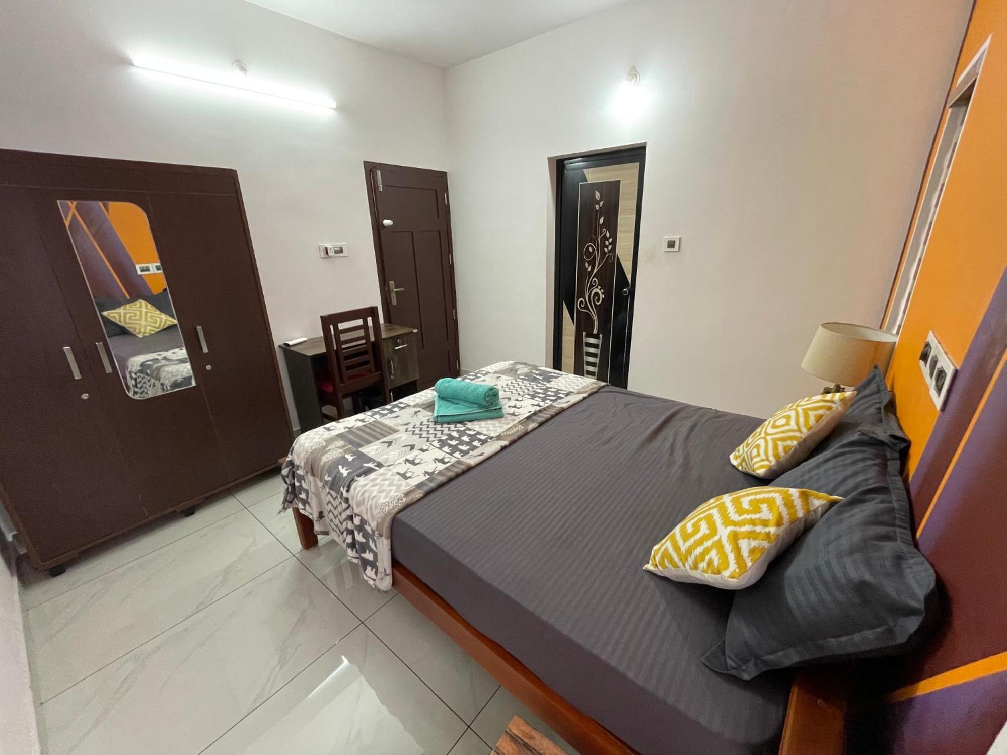 Life Homestay *