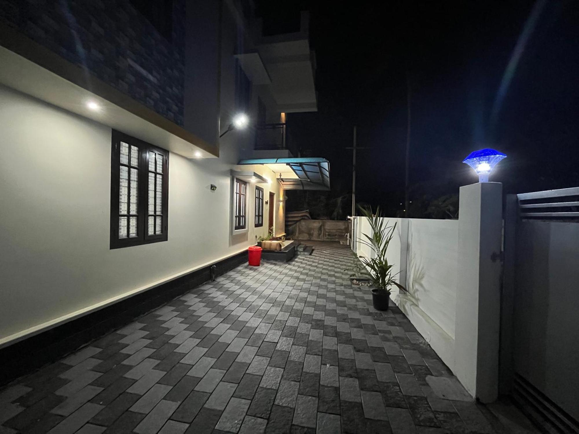 Apartment Beachhaus 1 - 10mincliff Ac 2bhk Flat In 4bhk House *