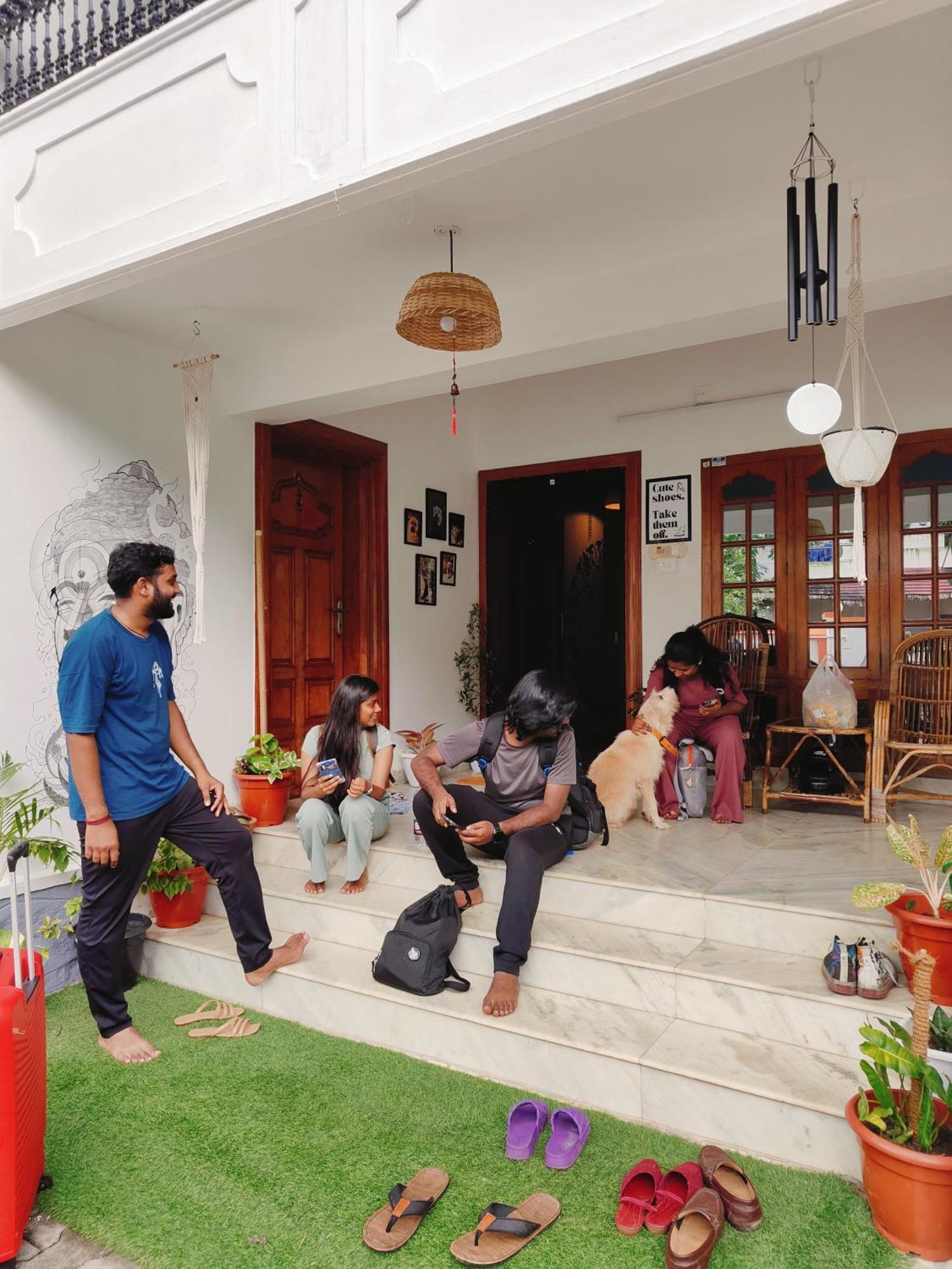 Shamak Homestay *
