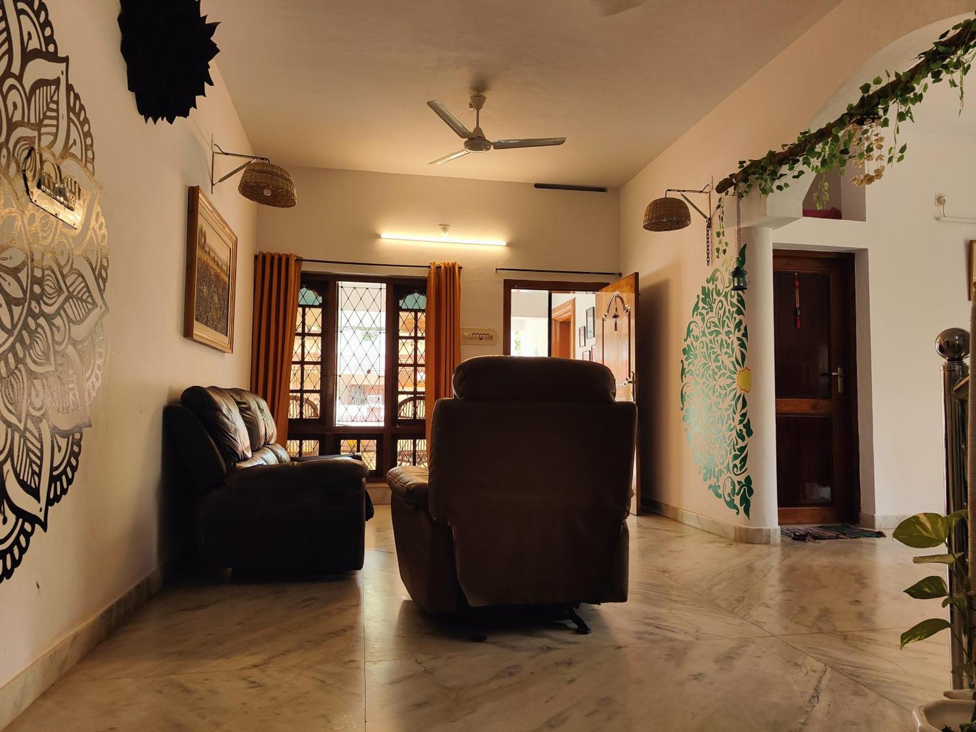 Shamak Homestay *