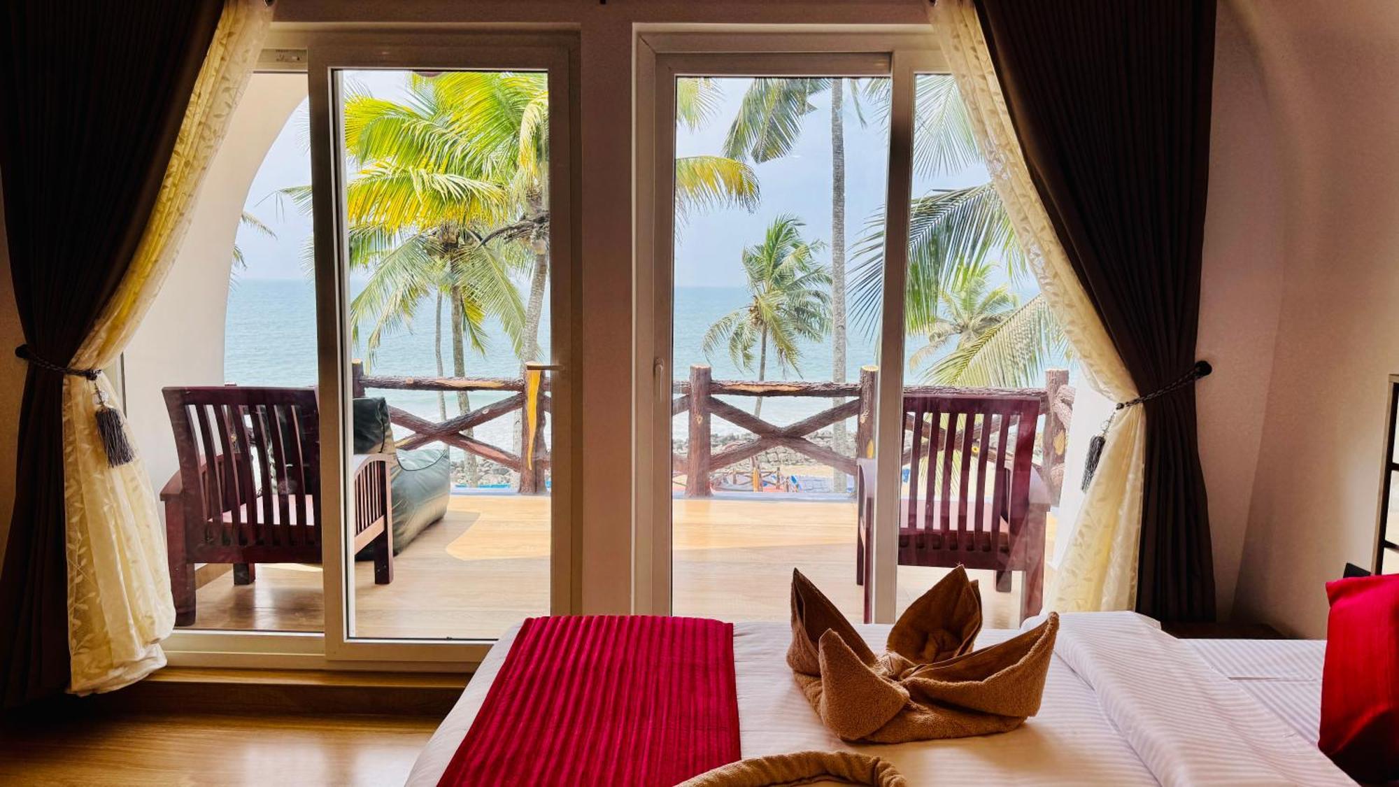 Hotel Maadathil Varkala