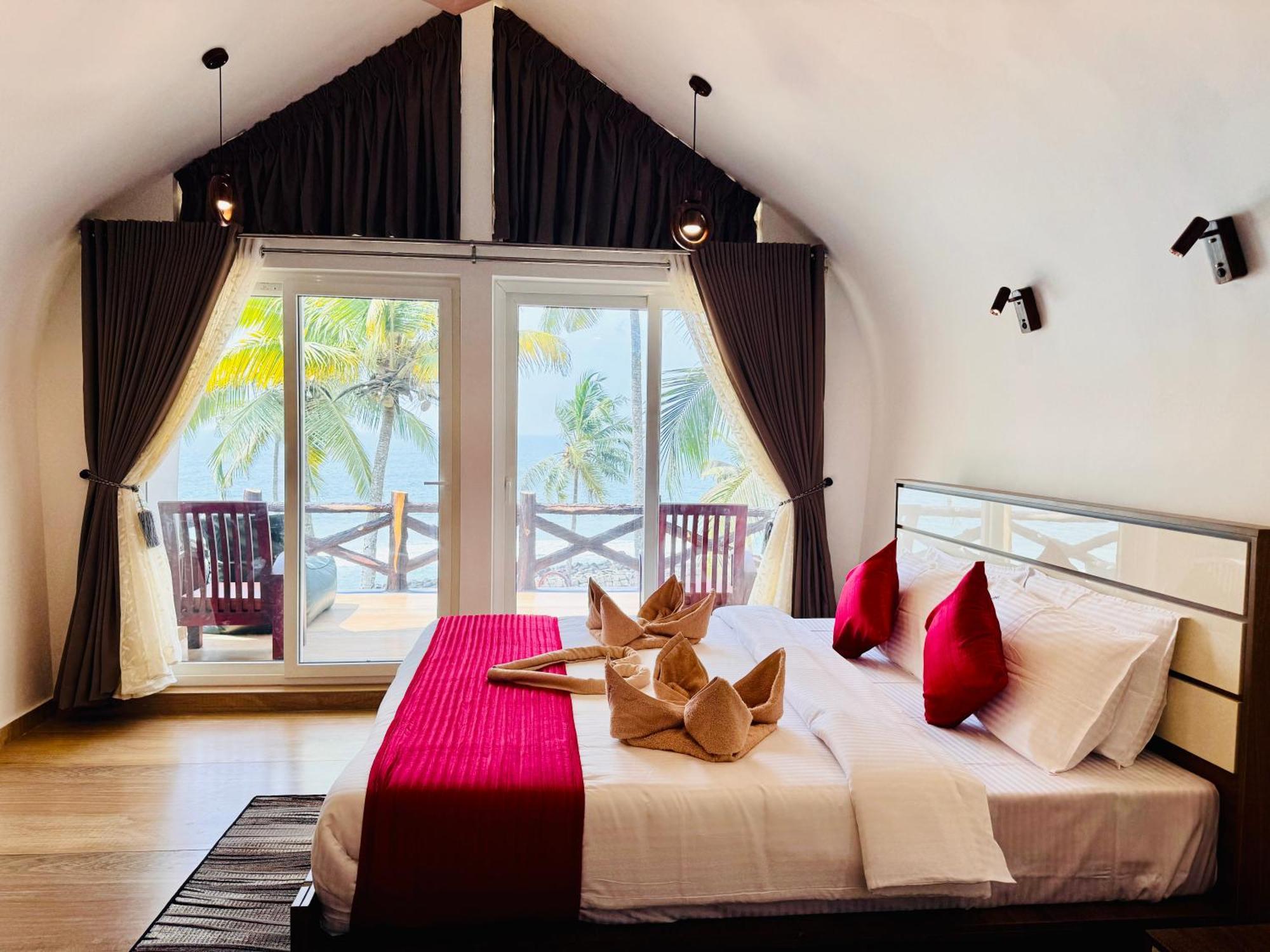 Hotel Maadathil