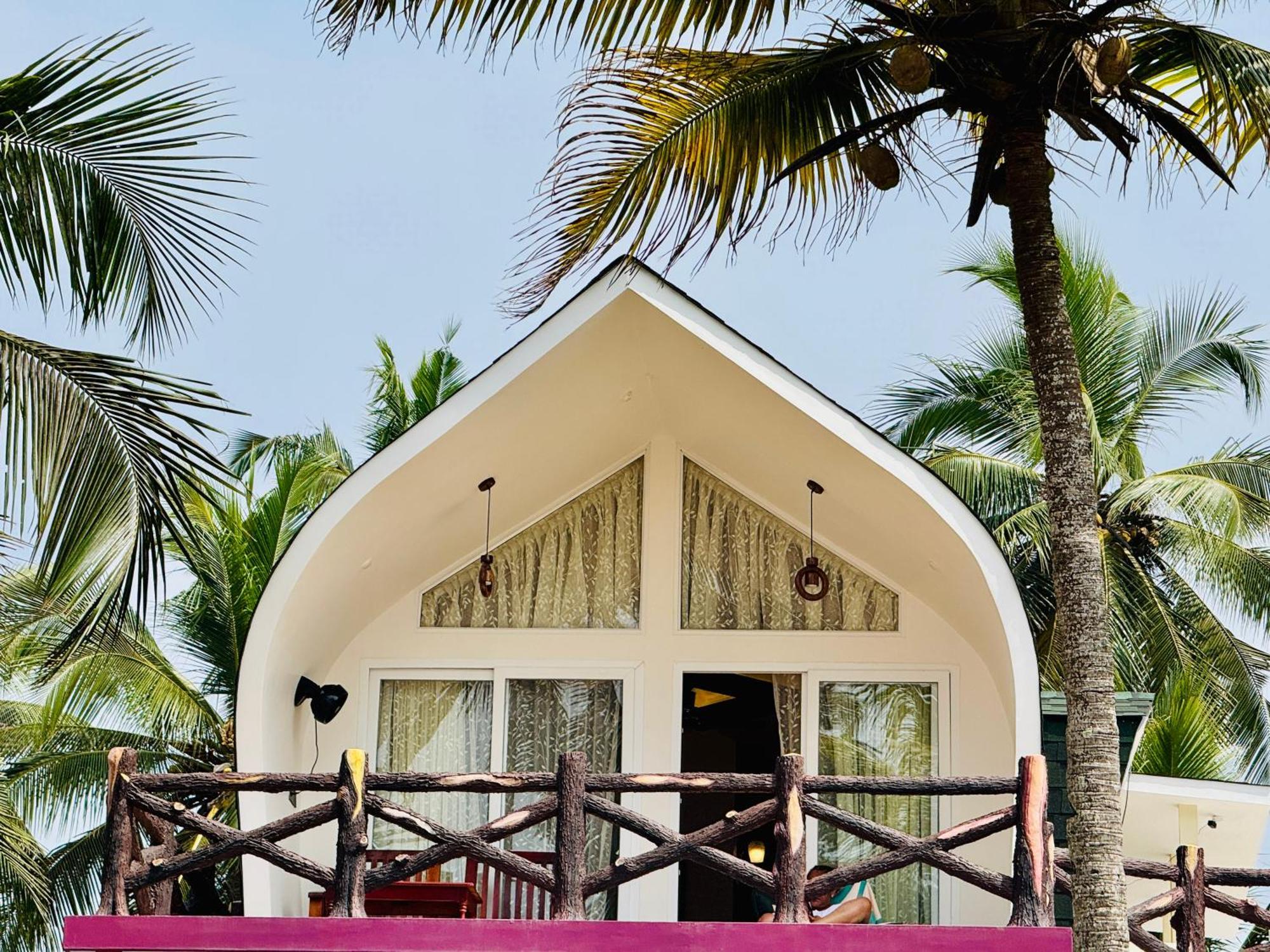 Hotel Maadathil Varkala