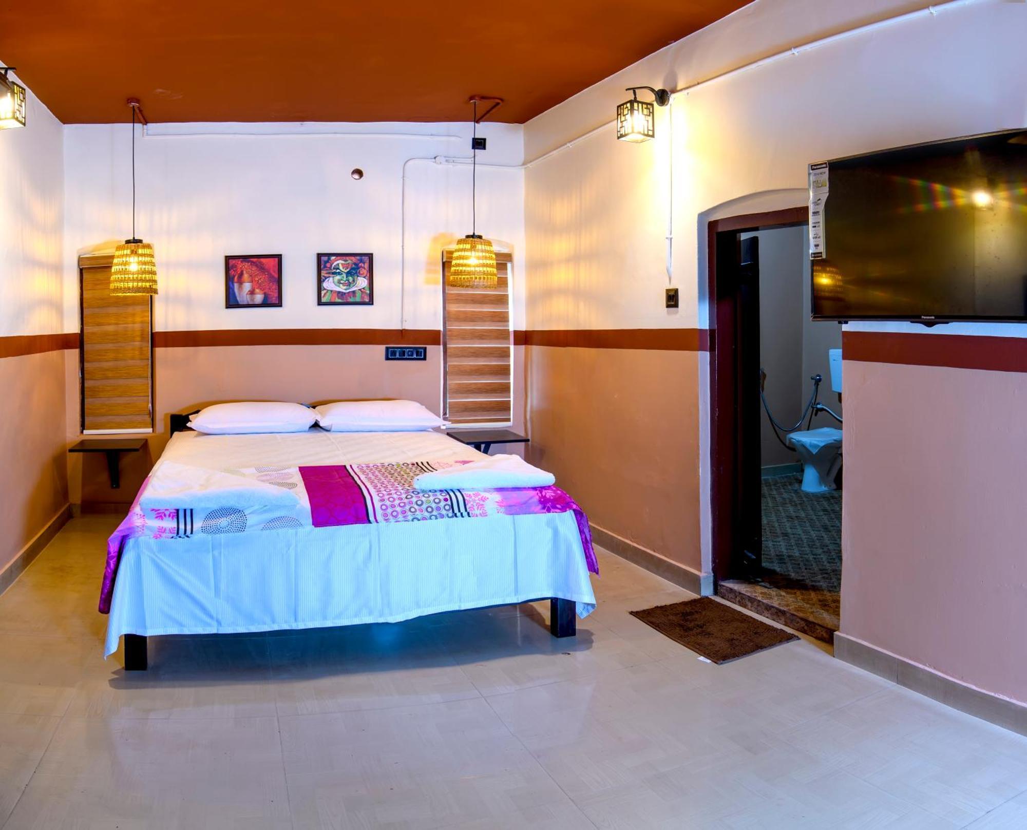 Rams Samudra-walk To Cliff,odayam,black Guest house Varkala