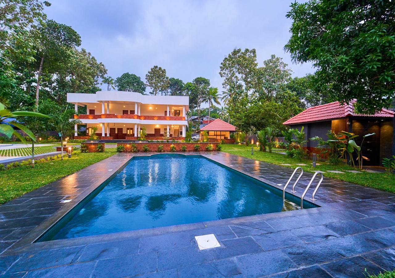 Voye Homes Signature Pool , Just 950 M From Cliff And