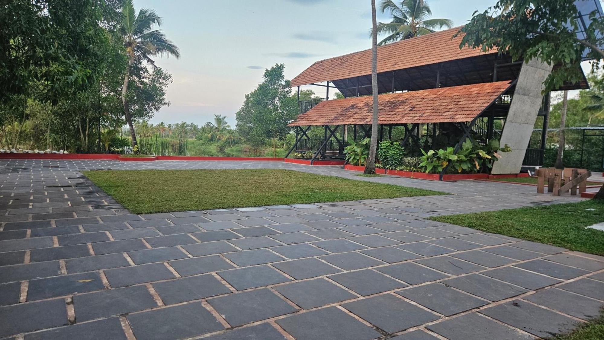 Luxury tent Pattaya Village *