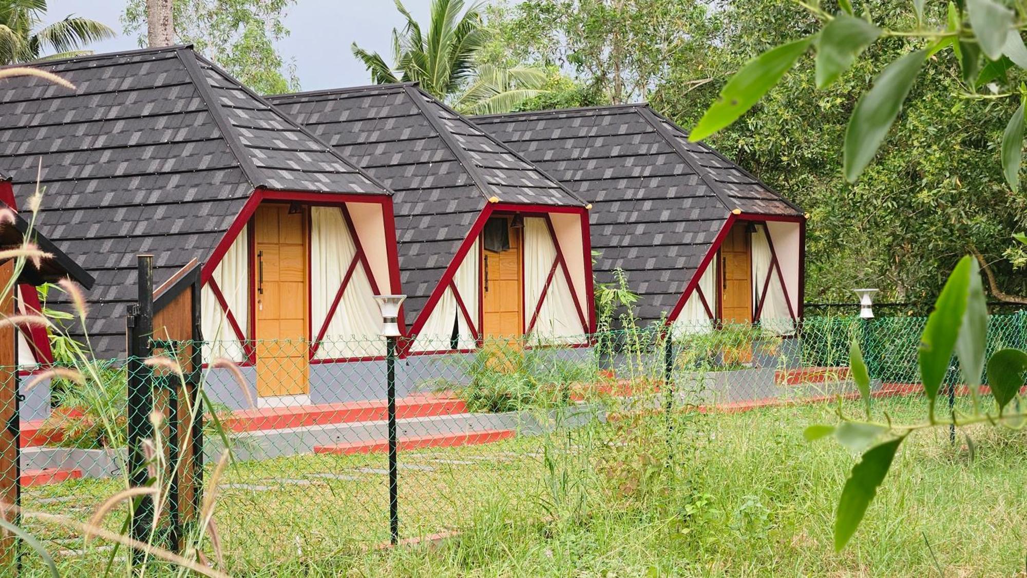 Luxury tent Pattaya Village *
