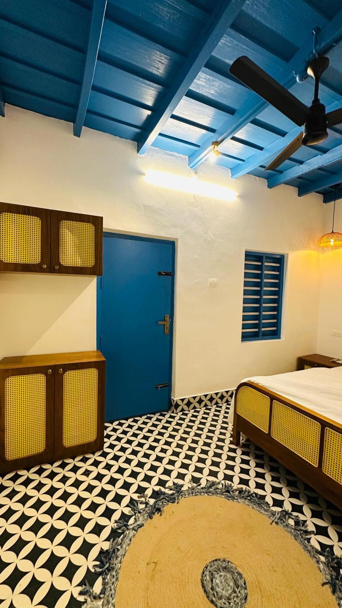 Liv Iyra - Boutique Varkala