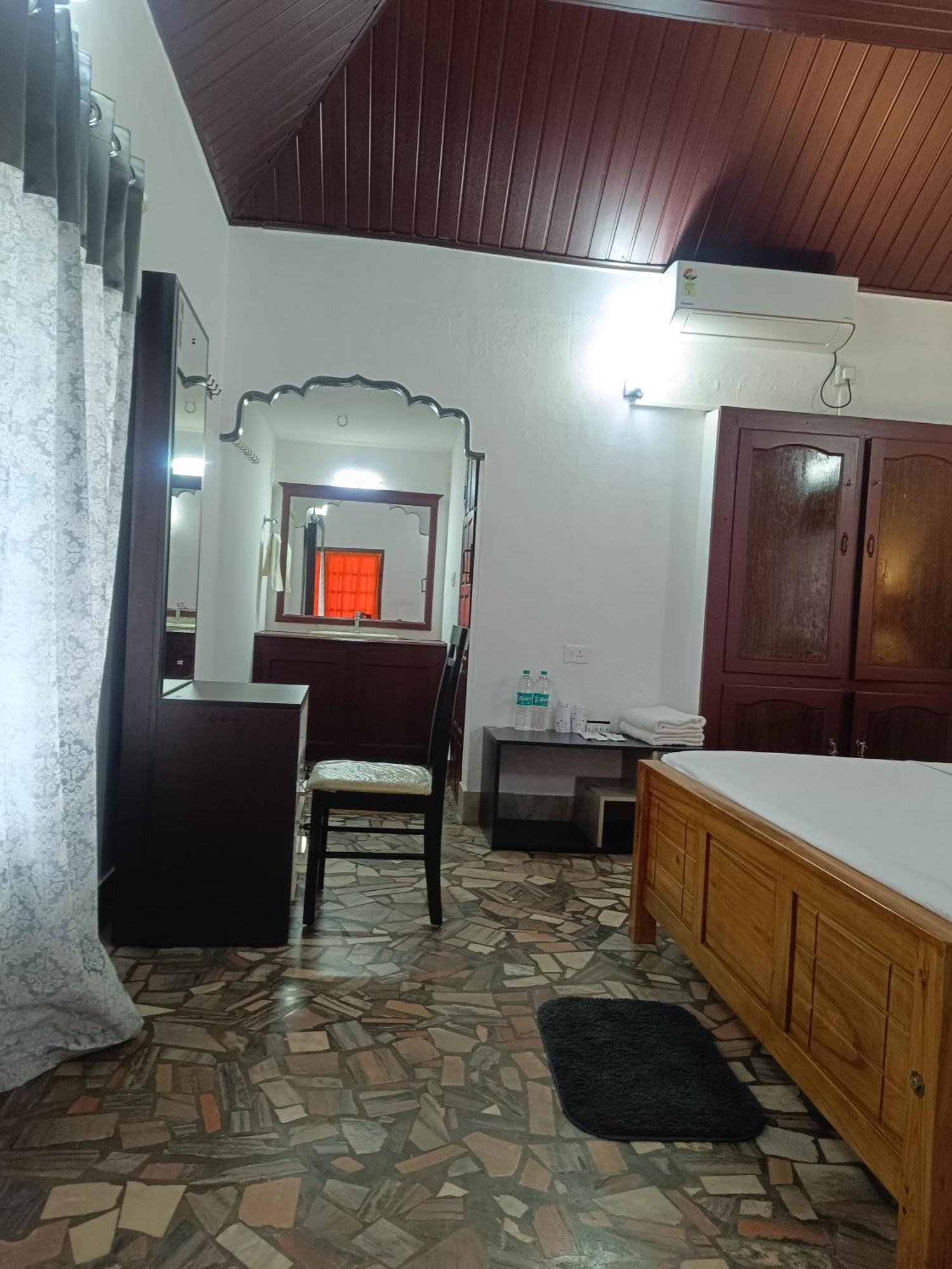 Hotel Hillview 4*