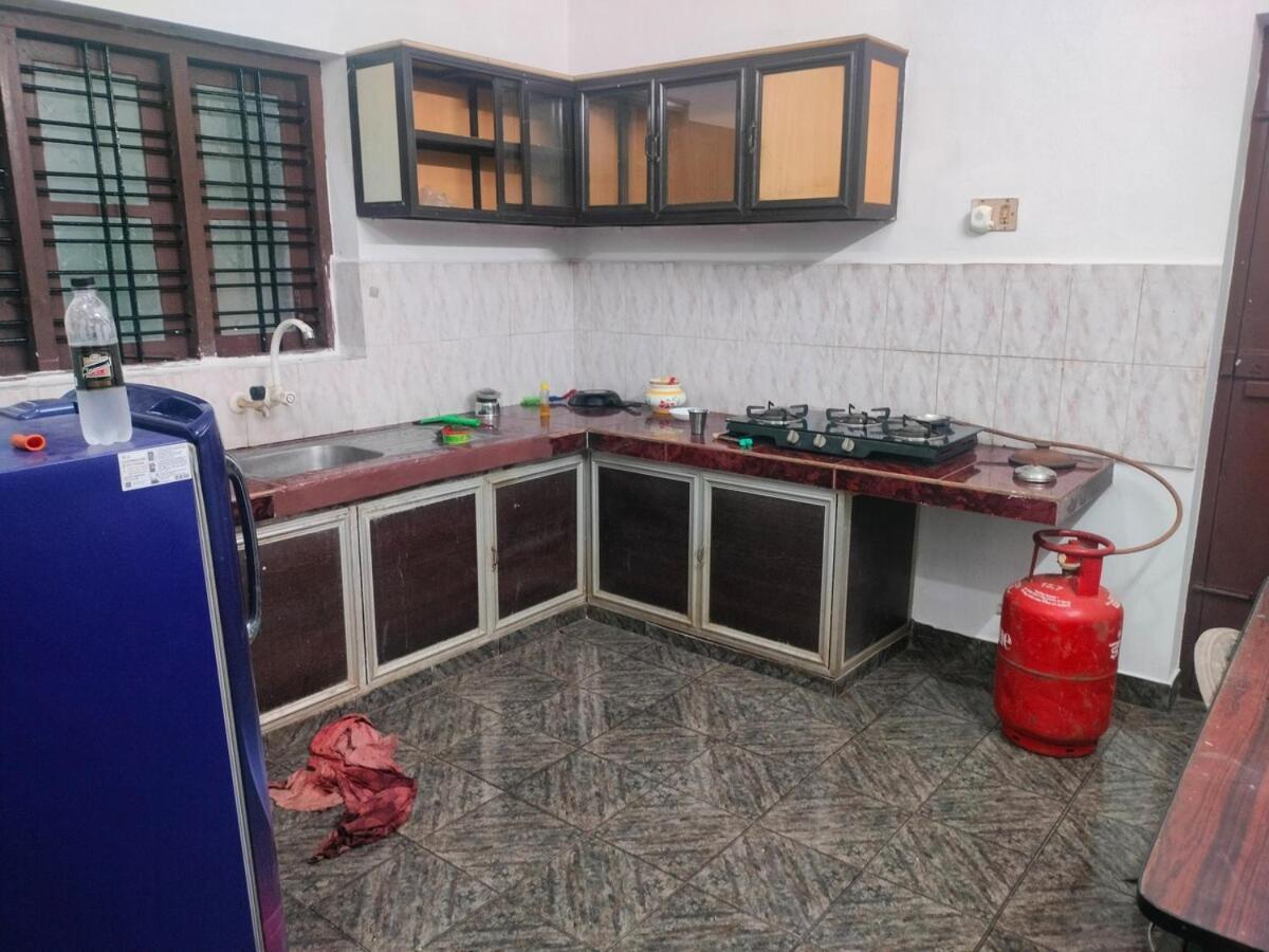 Swathi,home Near Sivagiri And Apartment
