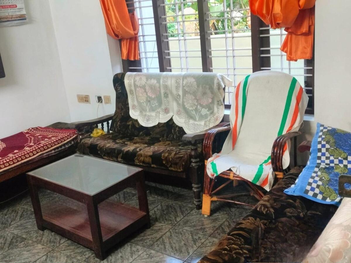 Apartment Swathi,home Near Sivagiri And *