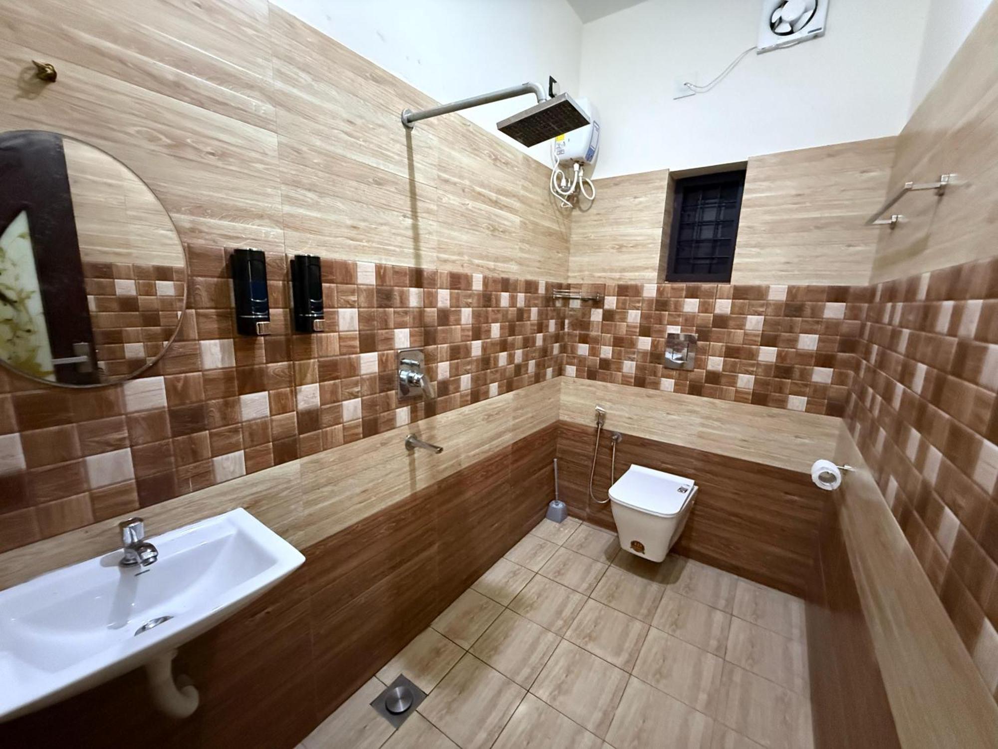 Cliff Niyara Ac Bedrooms Walkable Distance To Beach Apartment