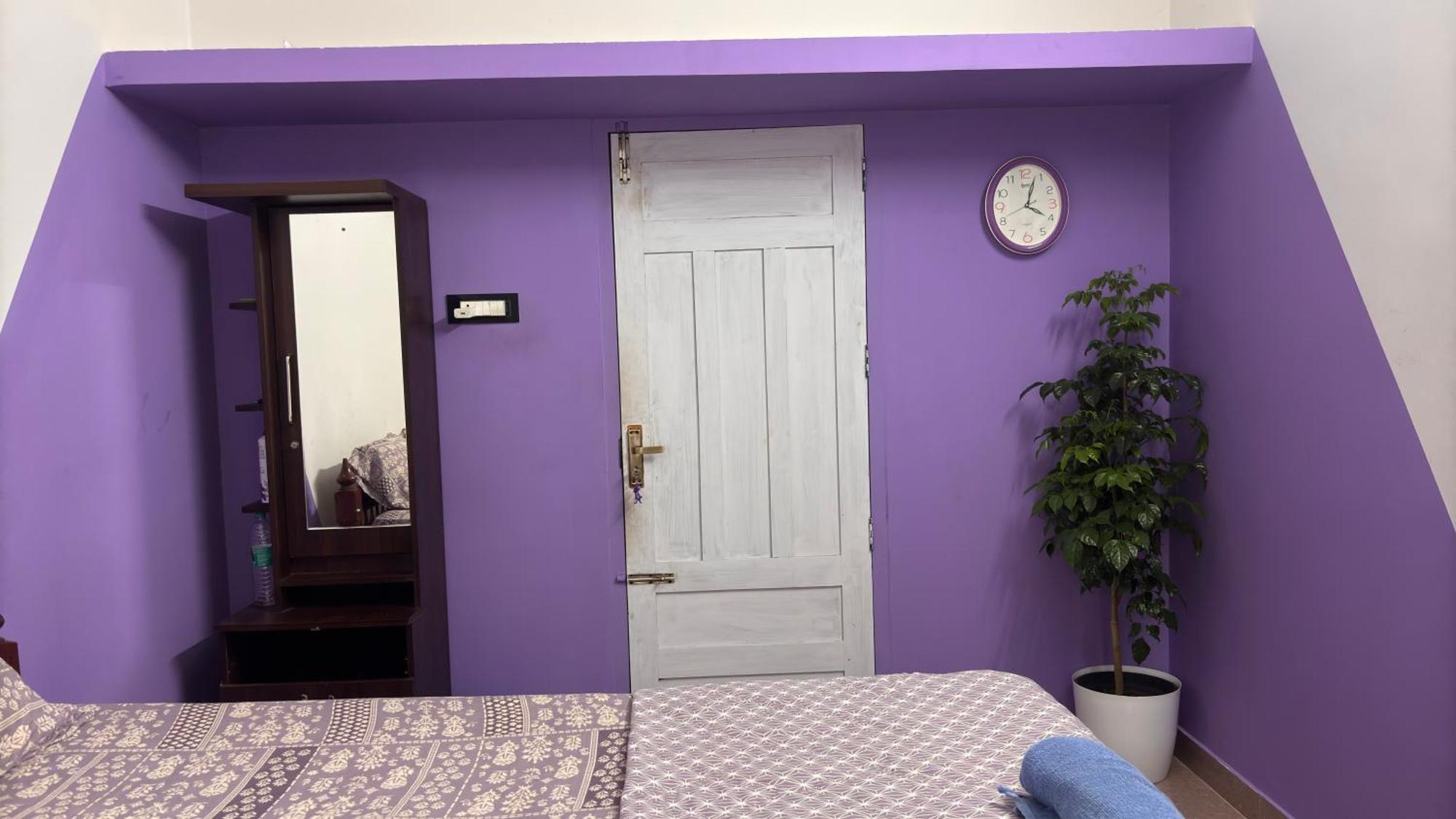 Hide Out Guest house *
