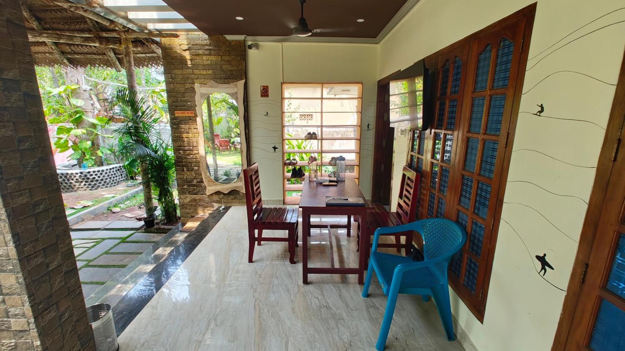 Sky's Surf Hostel Varkala