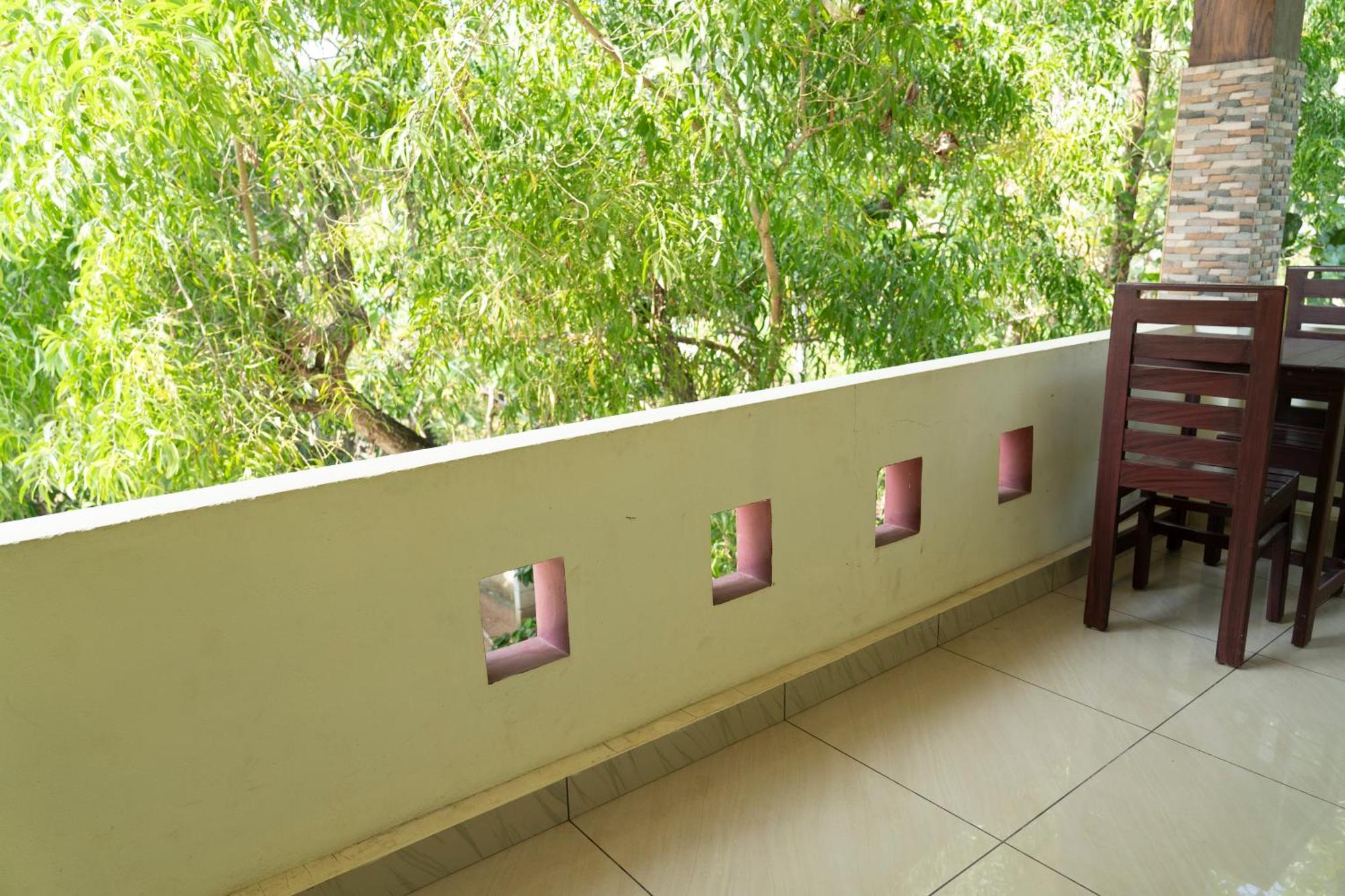 Cliff & Coral Hostel