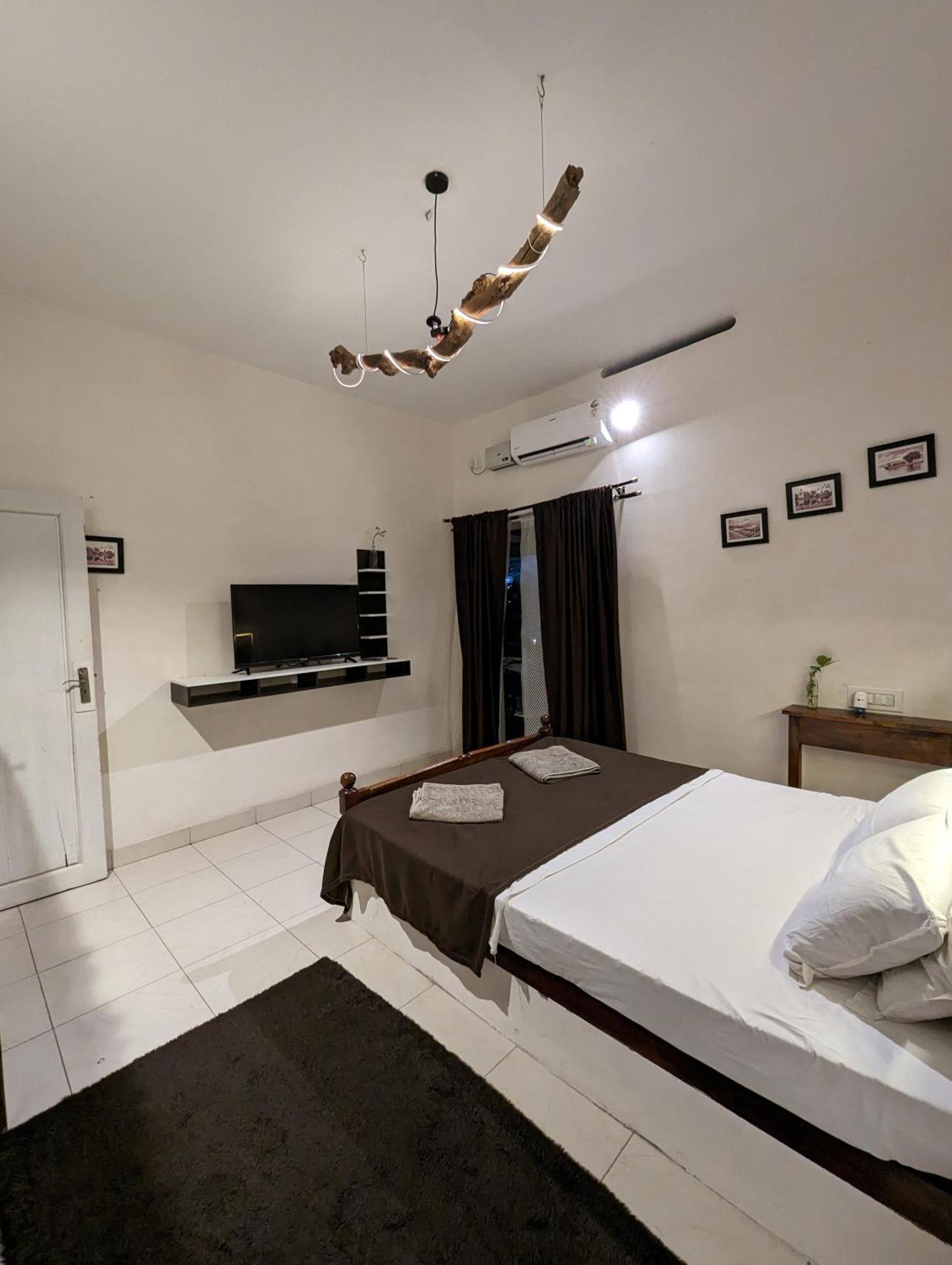Satta Deluxe Hotel