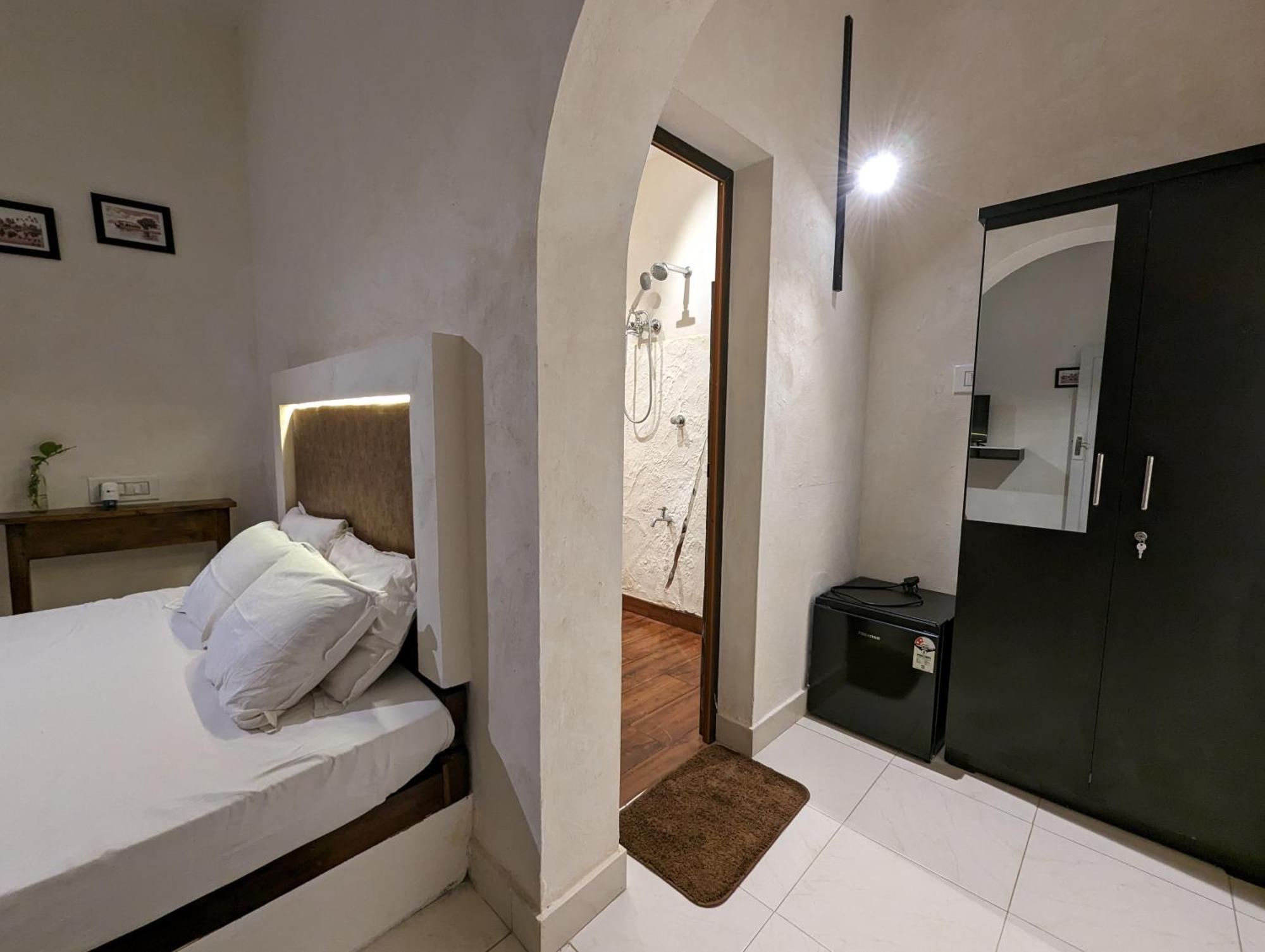 Satta Deluxe Hotel Varkala