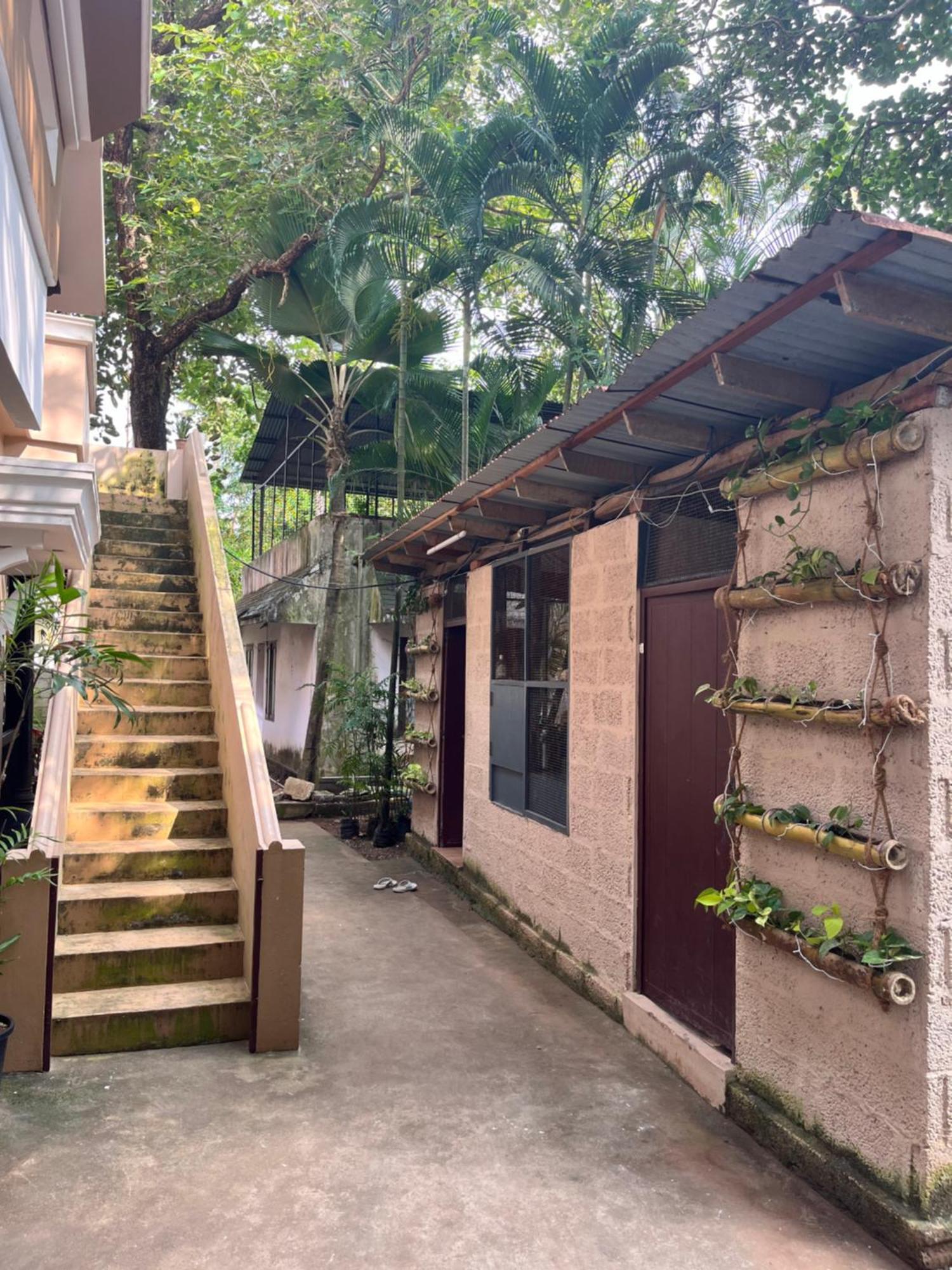 Guest house Bava & Retreat Center Varkala