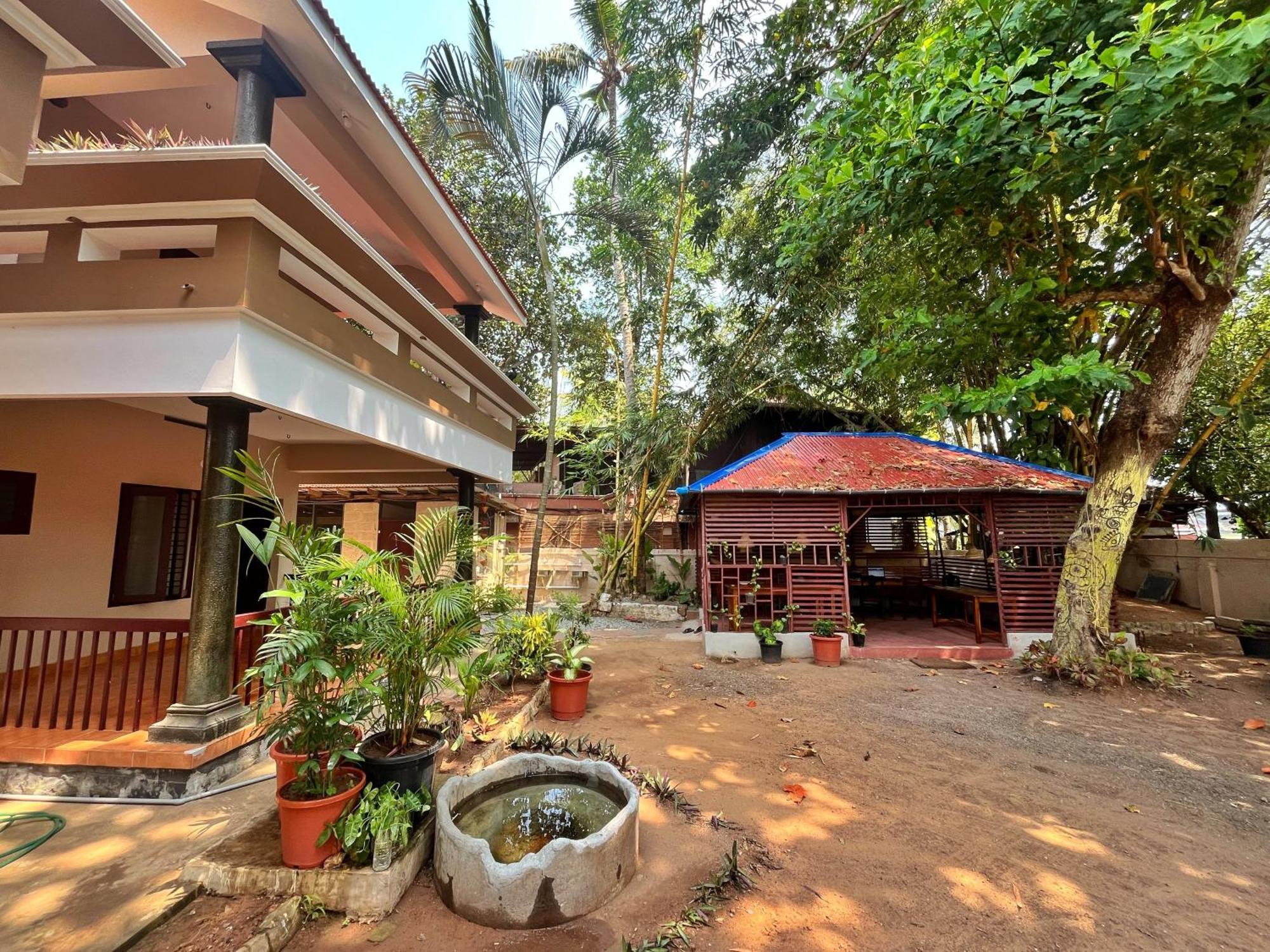 Bava & Retreat Center Guest house *