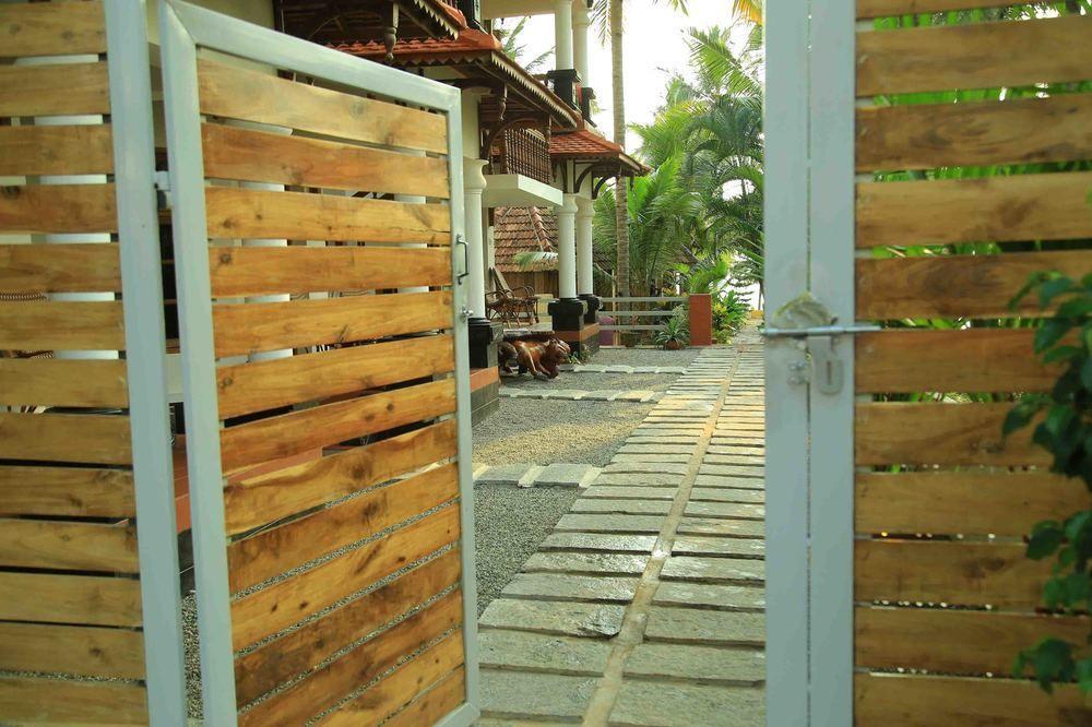 Woodhouse Hotel Varkala