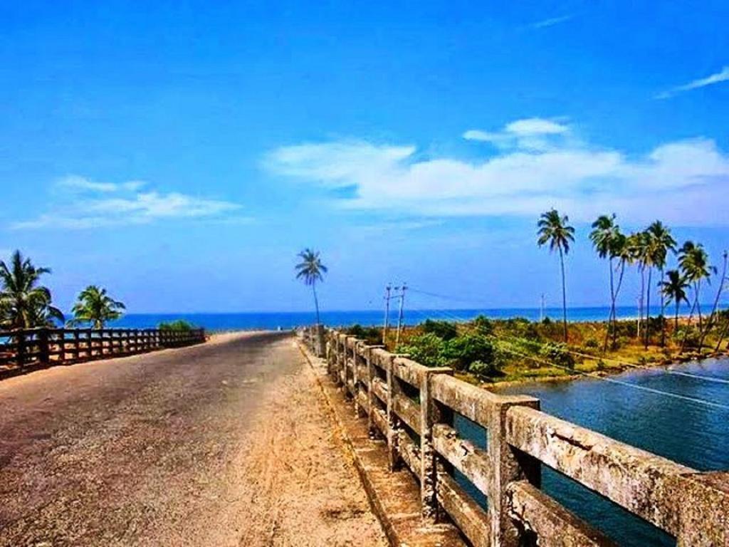 Hotel Athira Gardens Varkala