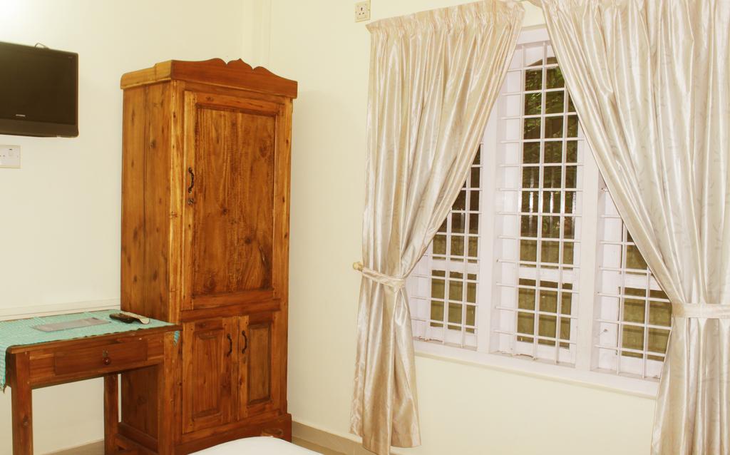 Hotel Athira Gardens