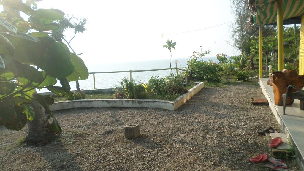 Bamboo Village Bed & Breakfast Varkala