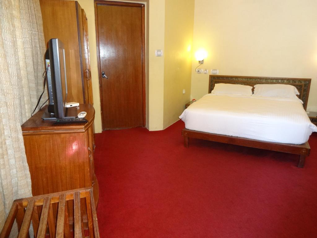 Deshadan Cliff & Resort,varkala 3*