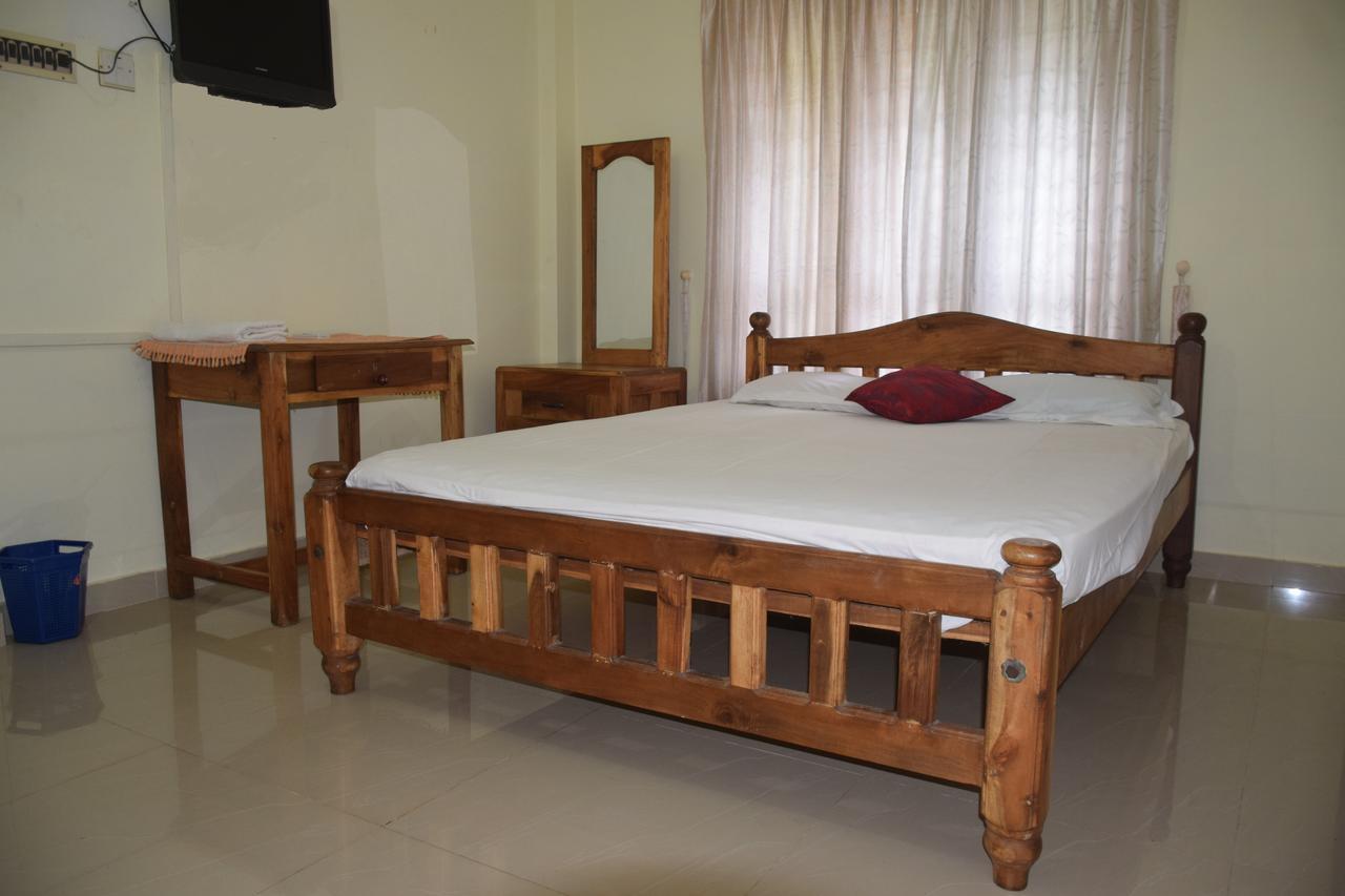 Hotel Athira Gardens Varkala
