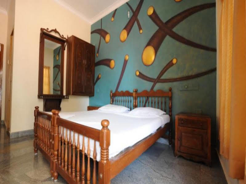 Hotel Oceanic Residency