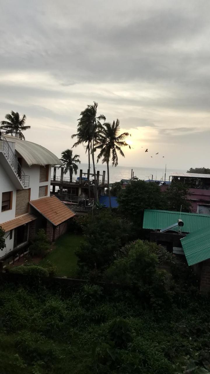 Hotel Sopanam Beach Varkala