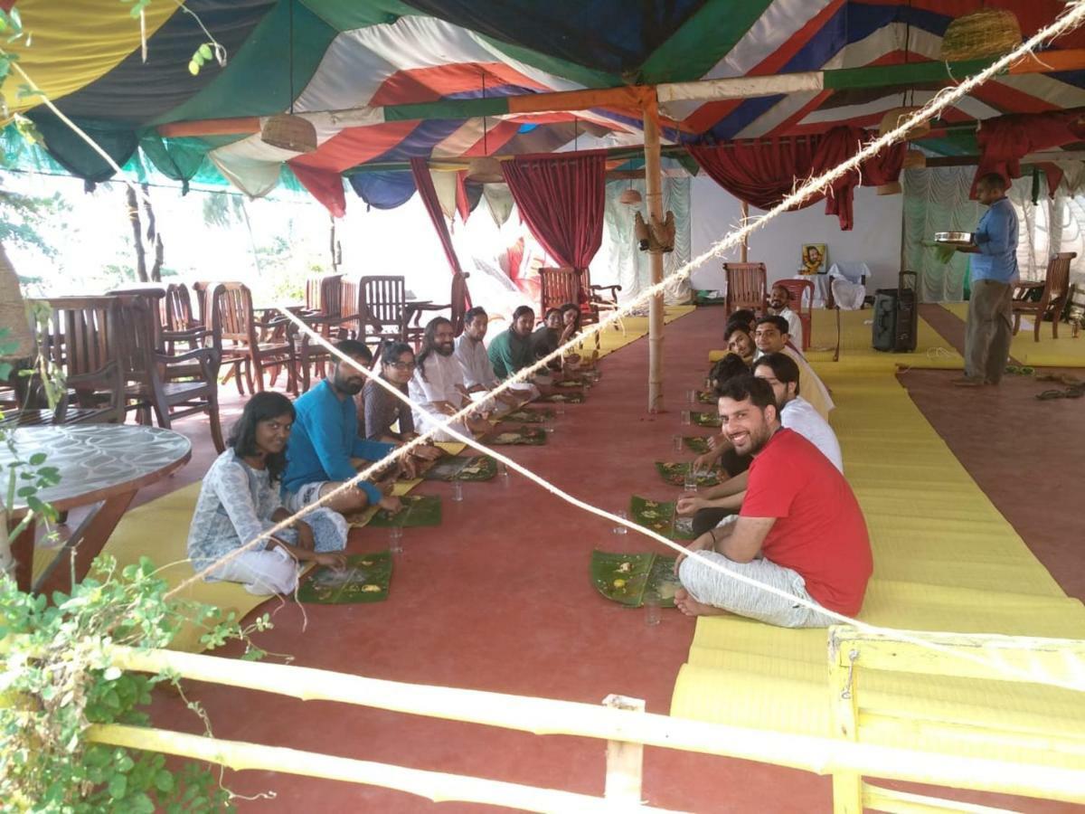 M R Beach & Homestay *