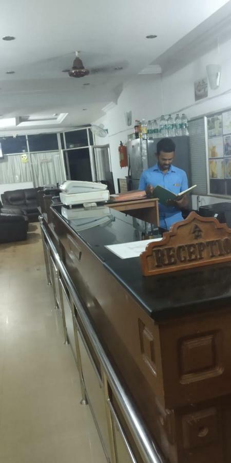 Anandan Tourist