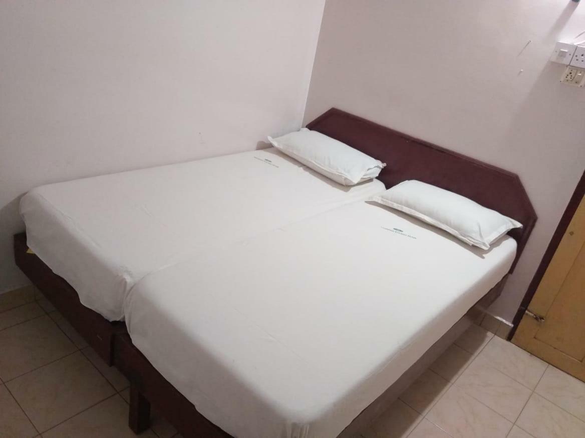 Anandan Tourist Hotel