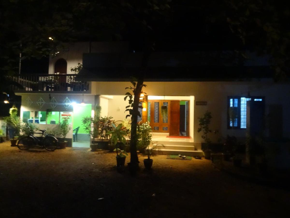 Lodge Varkala Villa *