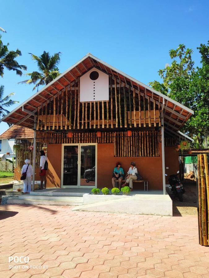 Pura Vida Resort Varkala