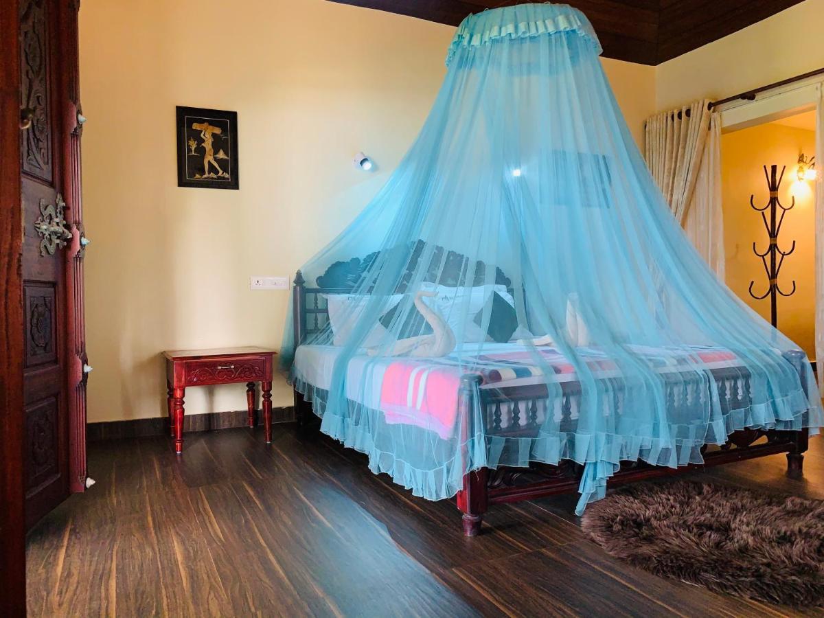 Kerala Hotel *