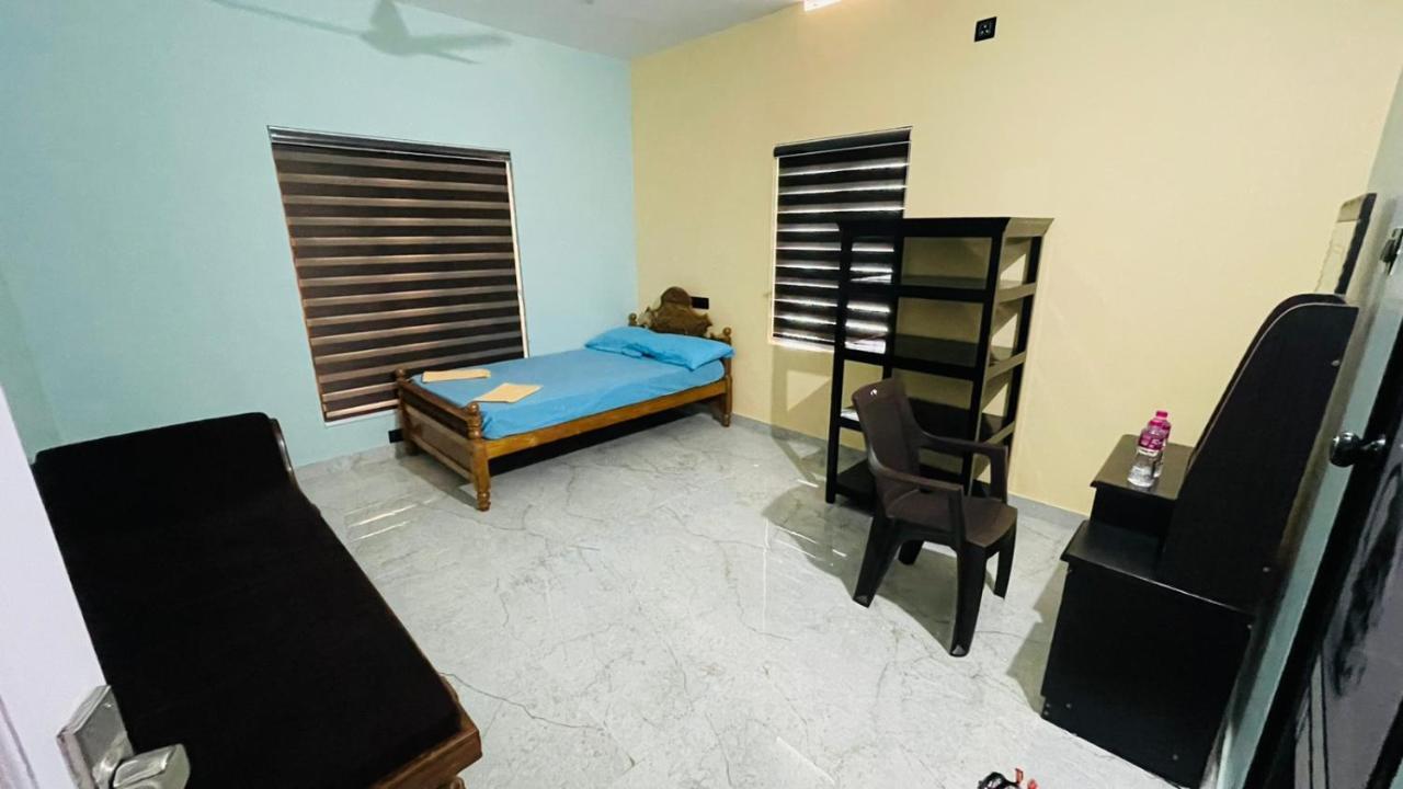 Homestay Adam Homestay *