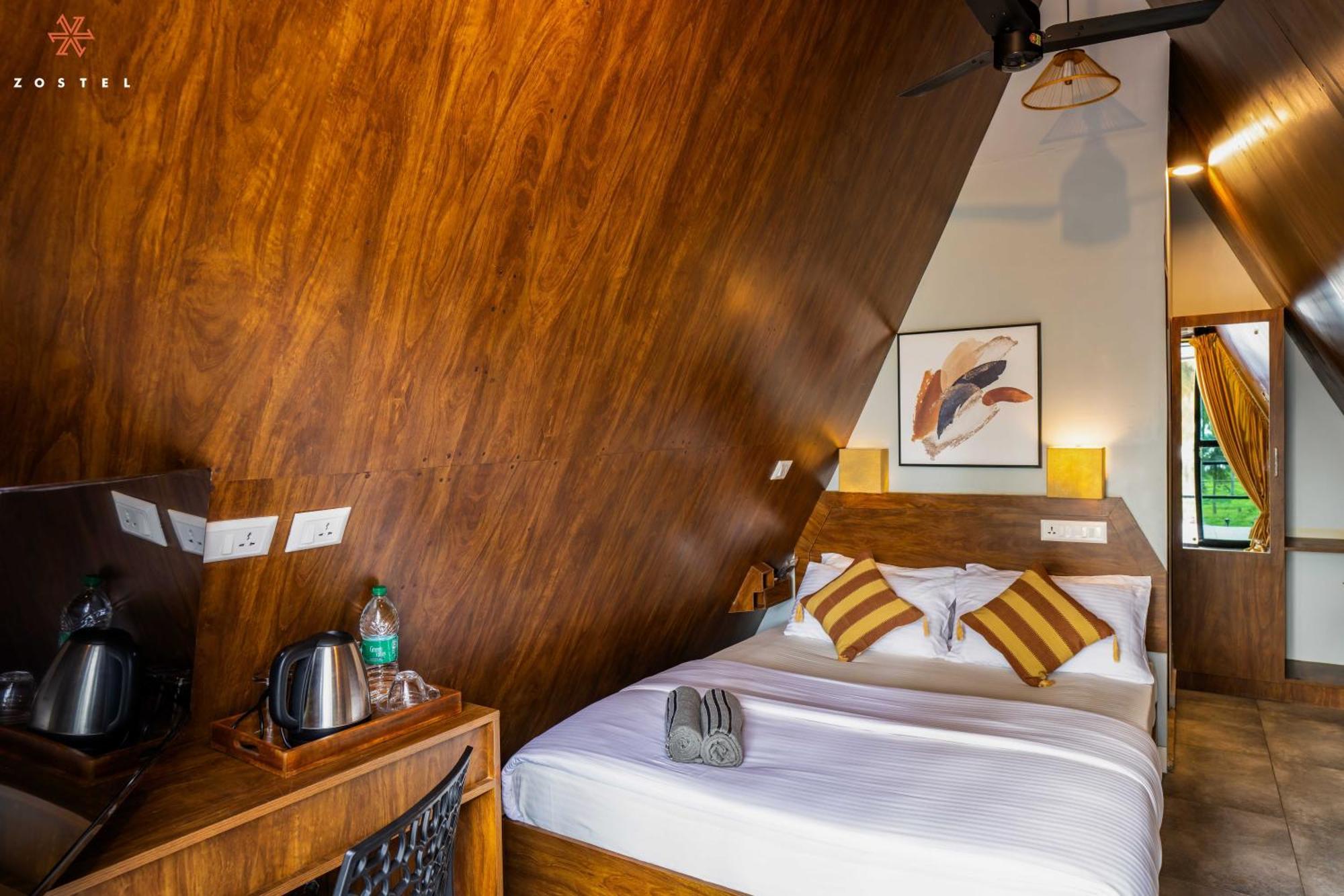 Hostel Zostel *